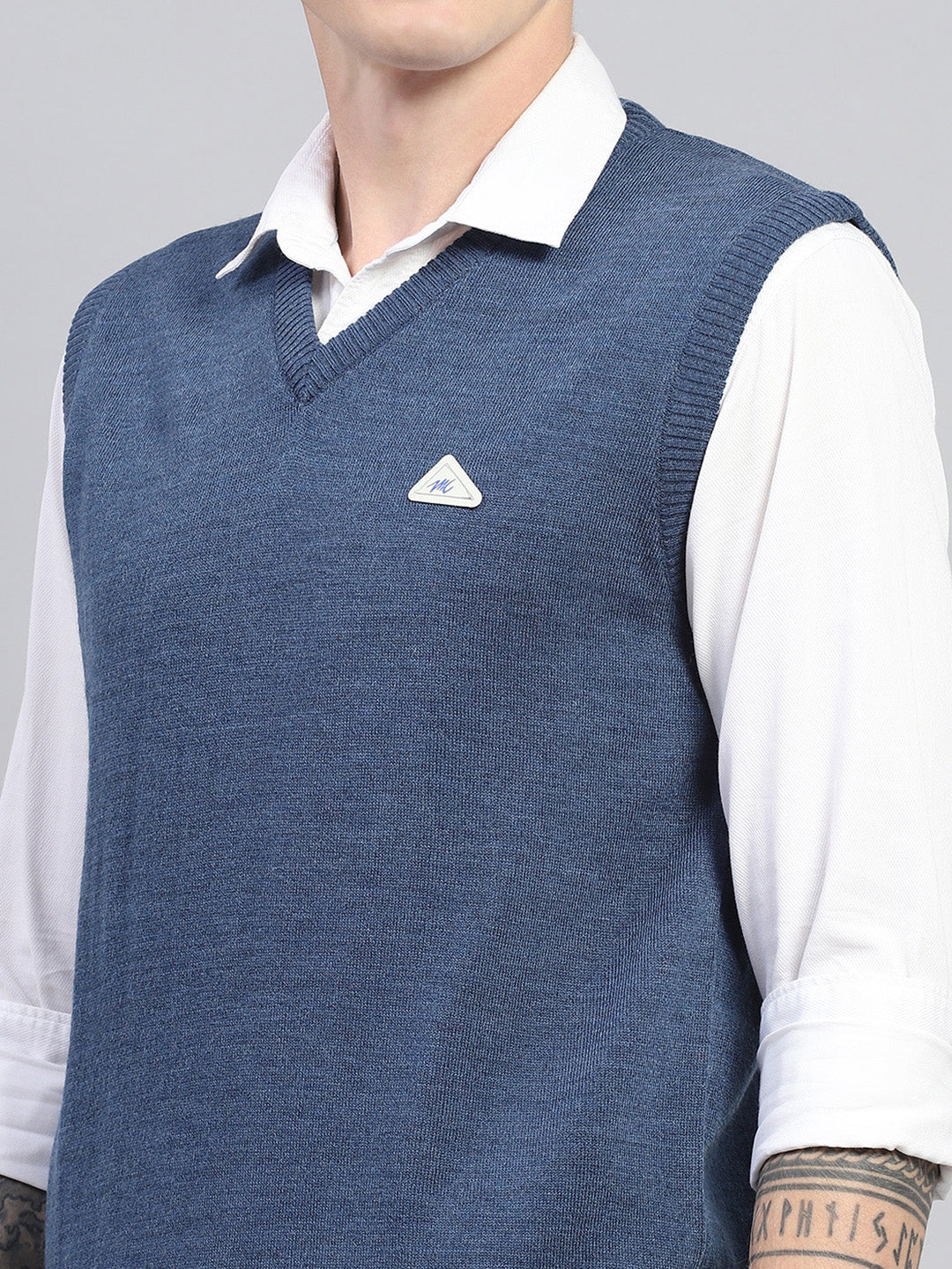 Men Blue Solid V Neck Sleeveless Sweater