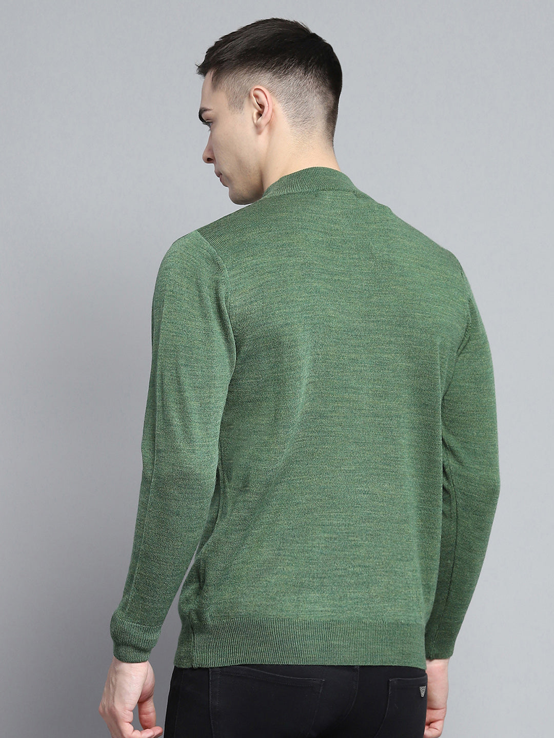 Men Green Solid Mock Neck Full Sleeve Pullover