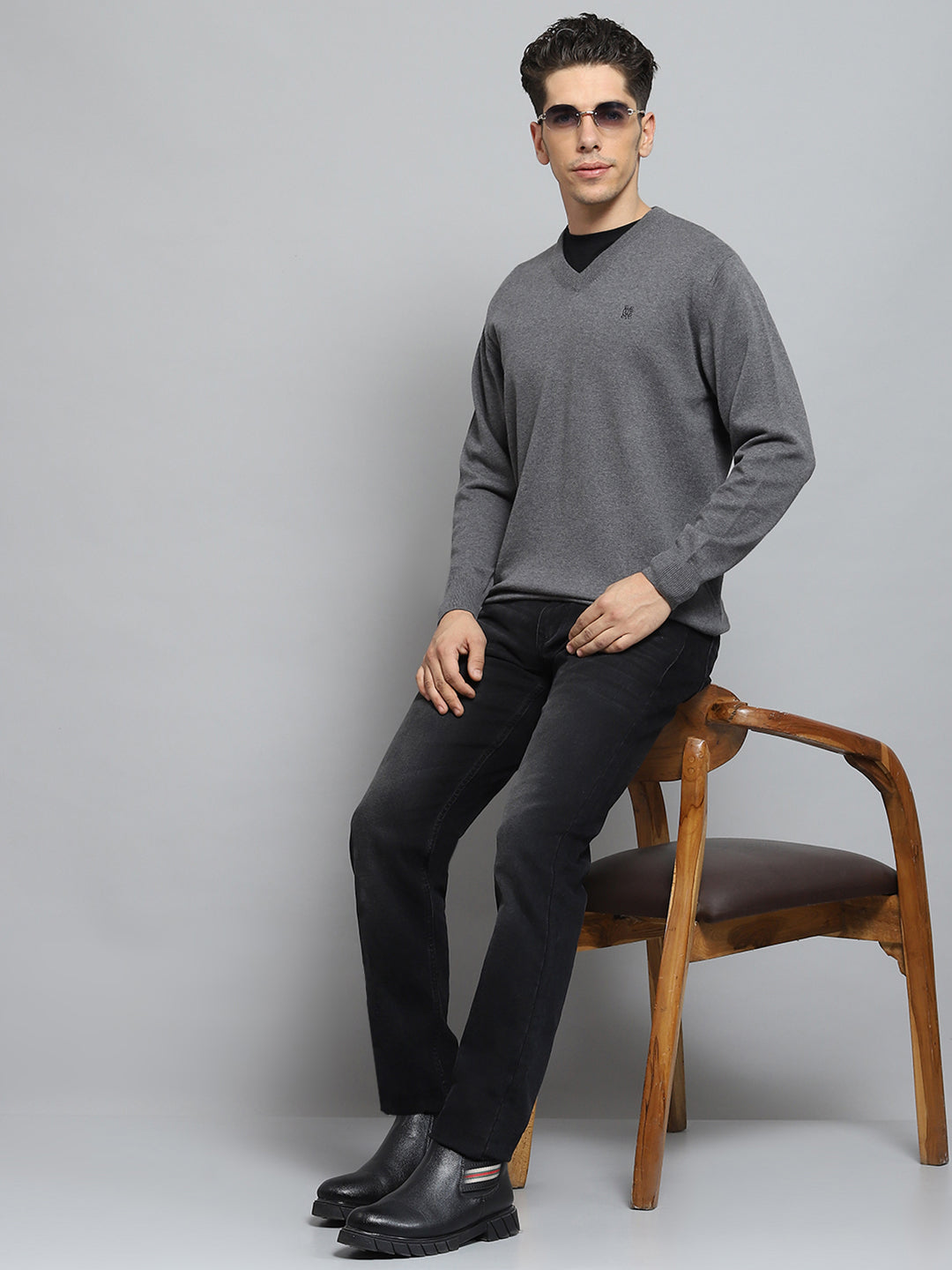 Men Grey Solid V Neck Full Sleeve Pullover