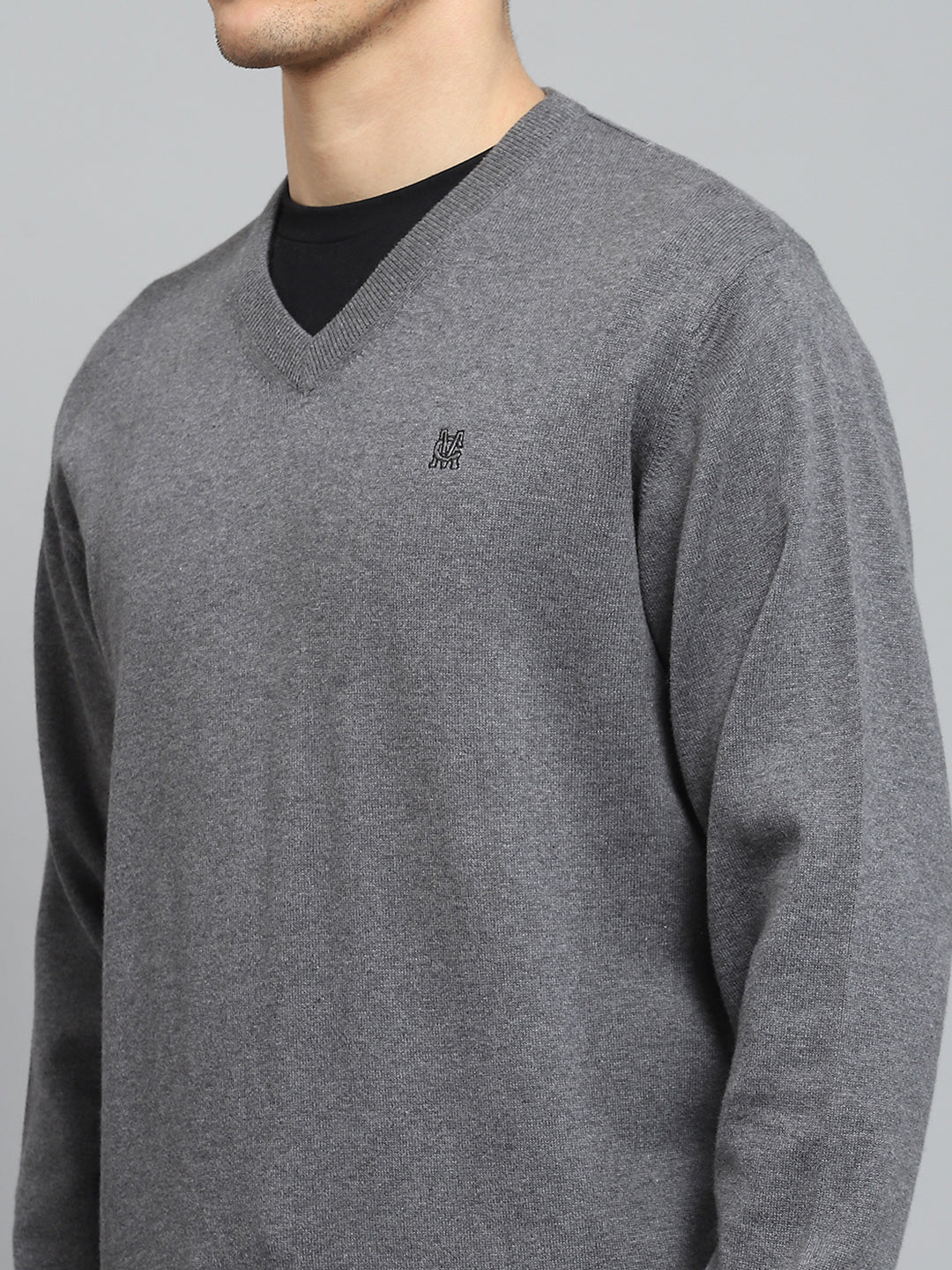 Men Grey Solid V Neck Full Sleeve Pullover