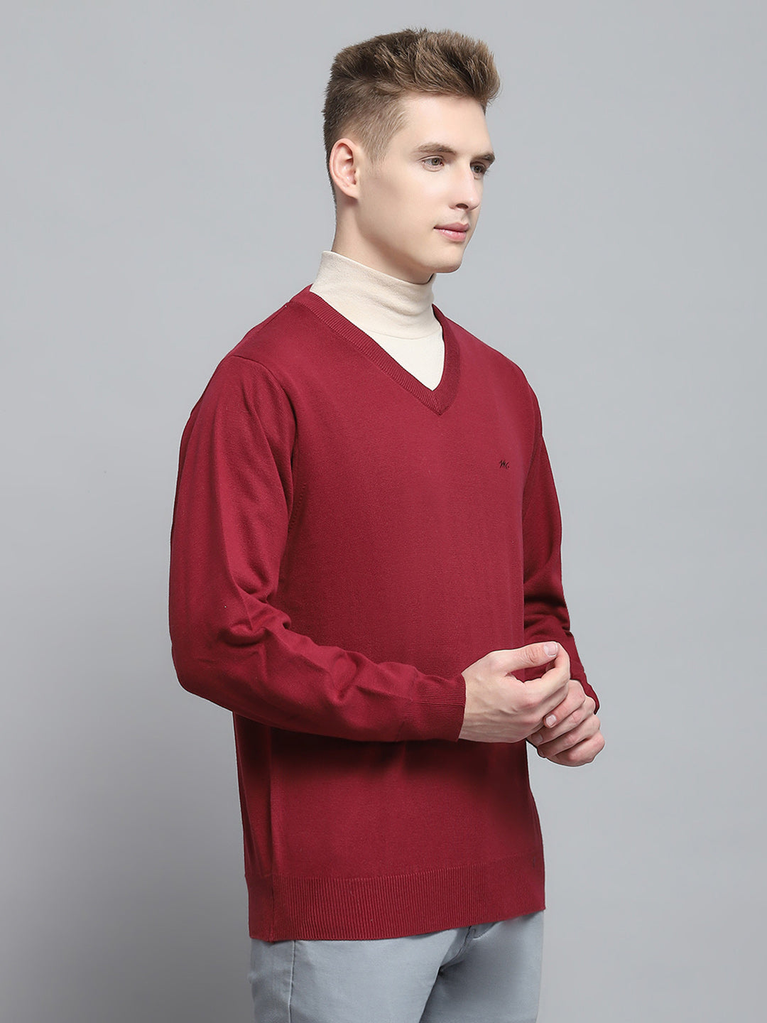 Men Maroon Solid V Neck Full Sleeve Pullover