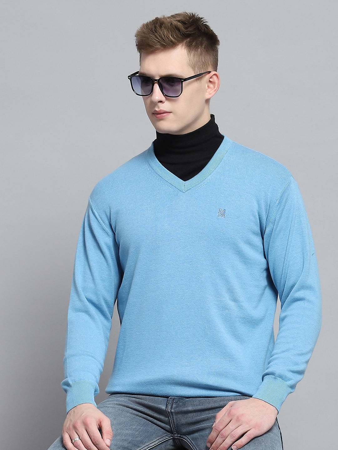 Men Blue Solid V Neck Full Sleeve Pullover