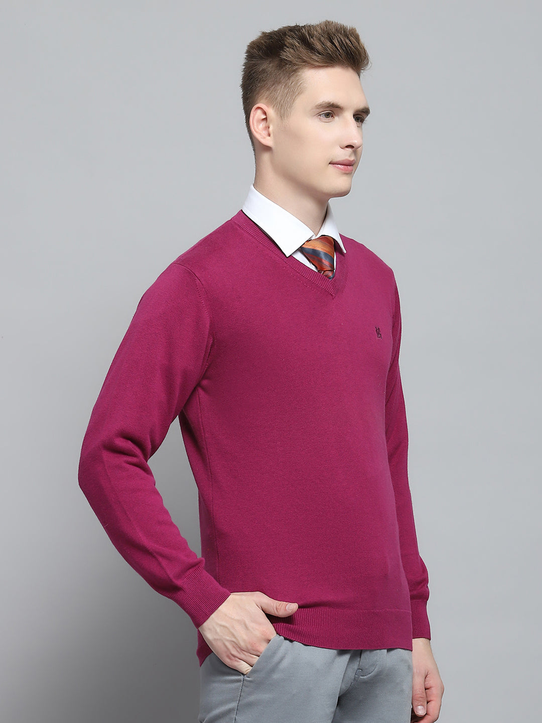 Men Maroon Solid V Neck Full Sleeve Pullover