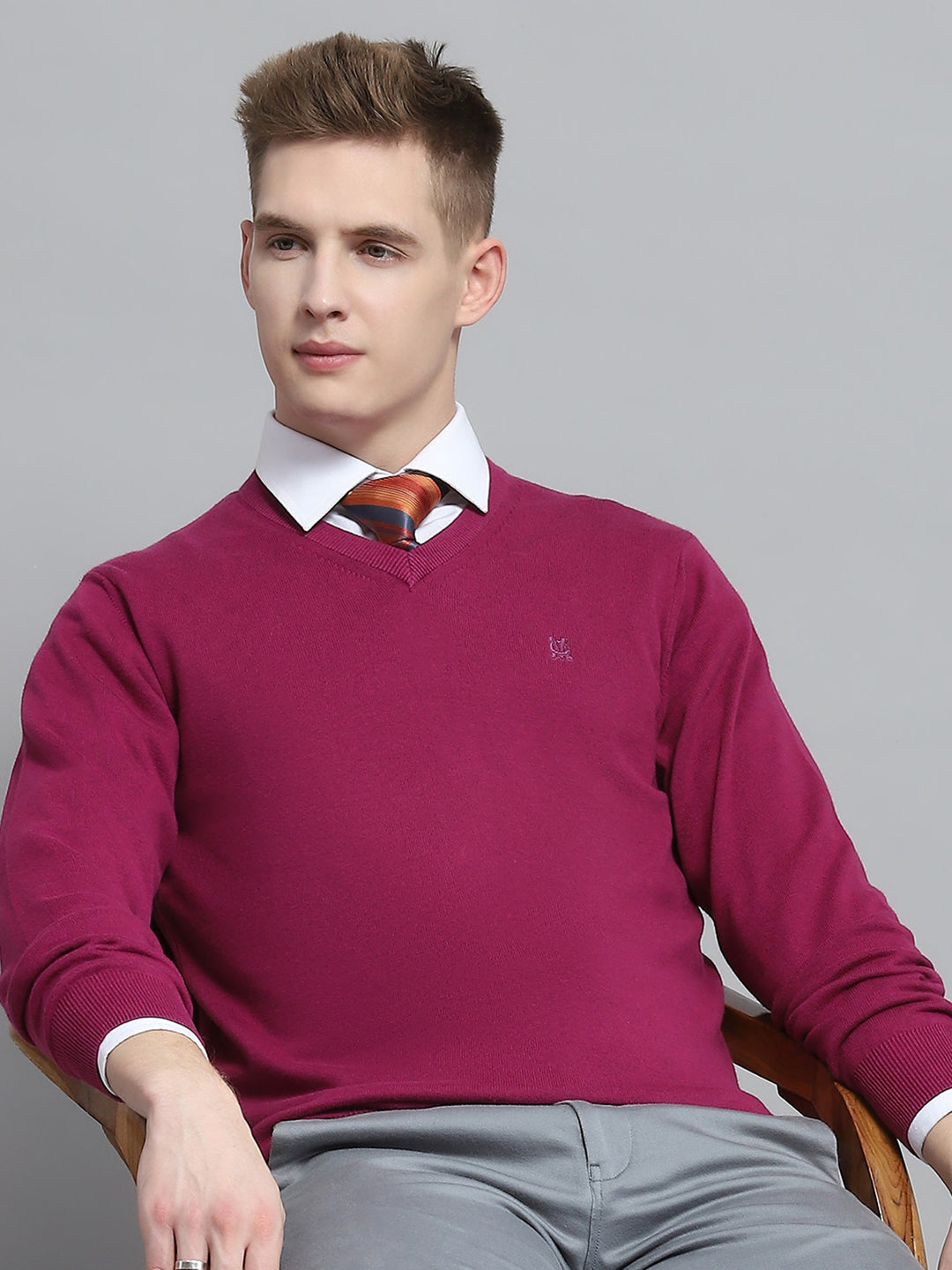 Men Maroon Solid V Neck Full Sleeve Pullover