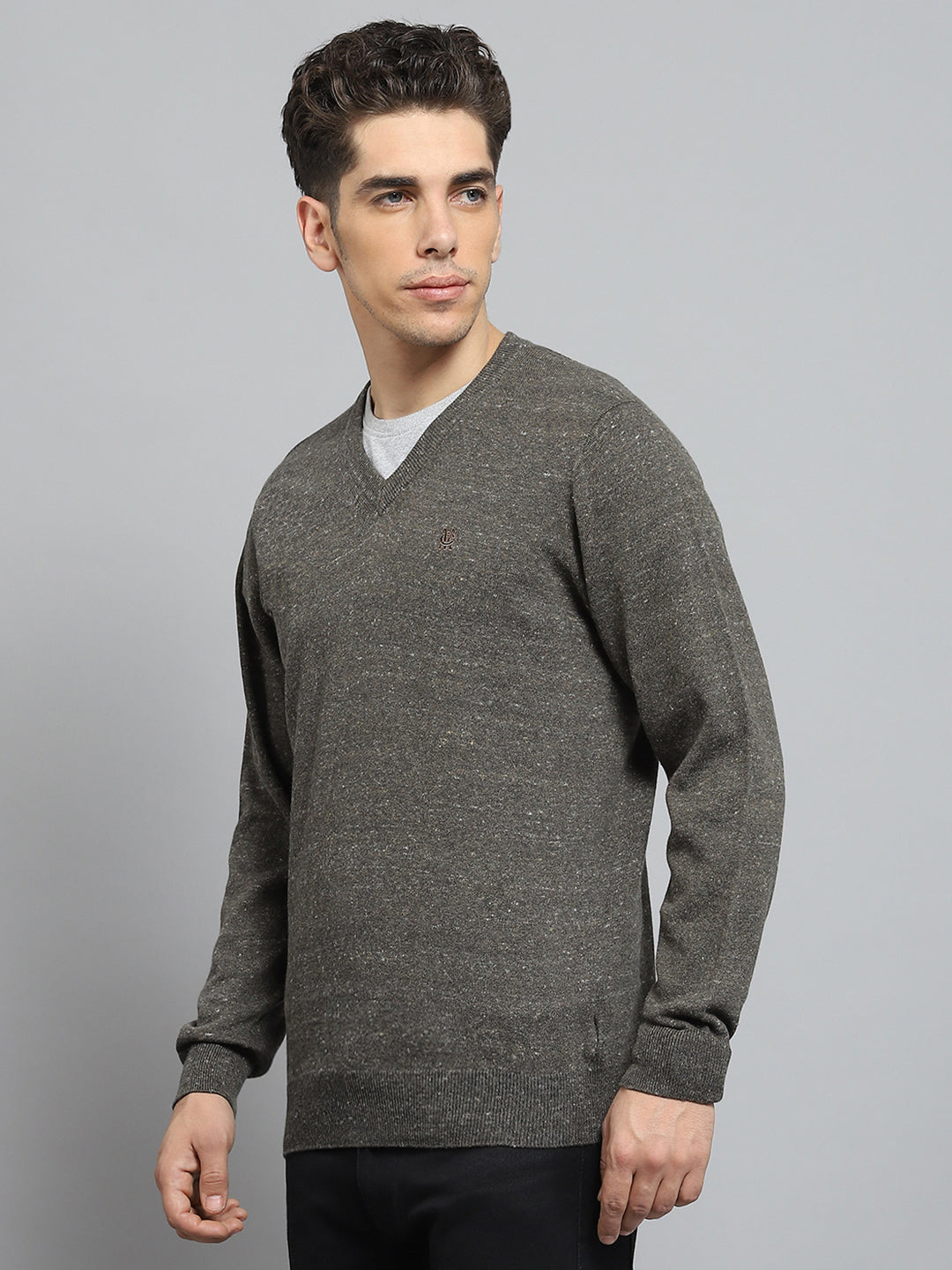 Men Olive Solid V Neck Full Sleeve Pullover