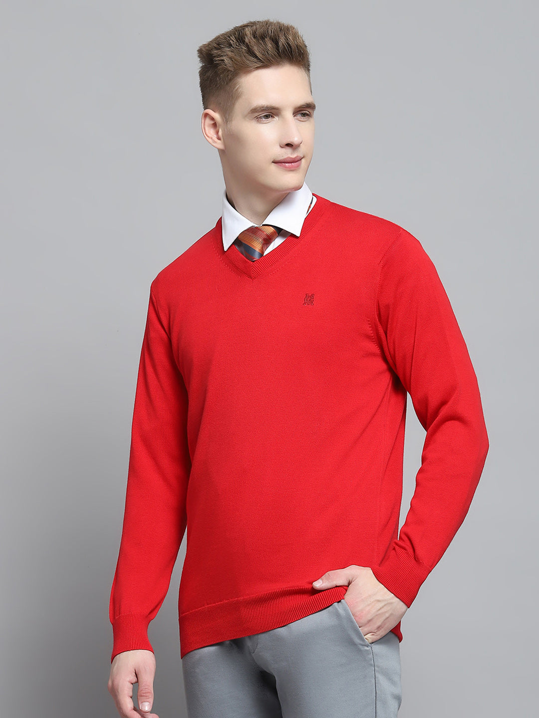 Men Red Solid V Neck Full Sleeve Pullover