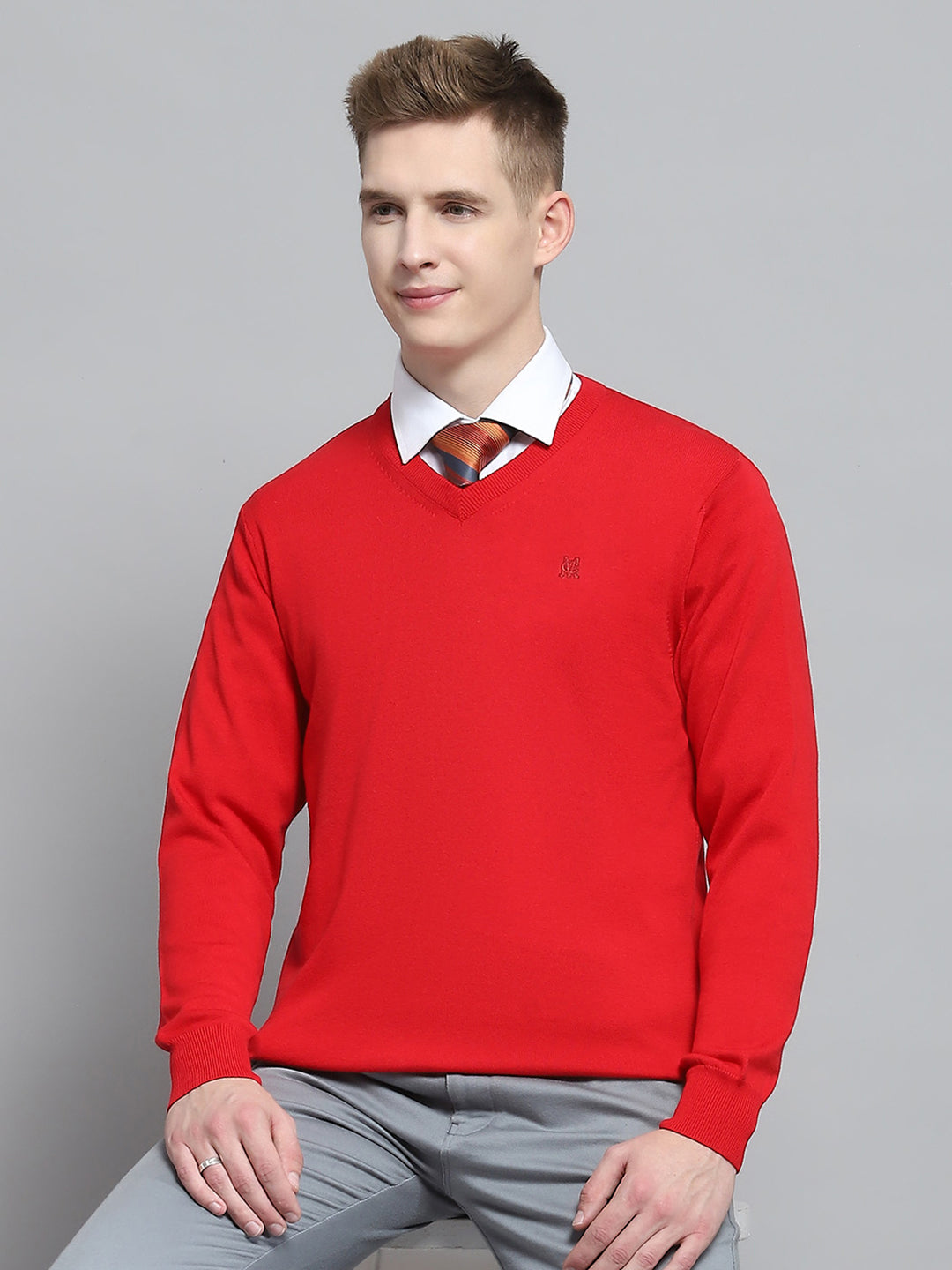 Men Red Solid V Neck Full Sleeve Pullover