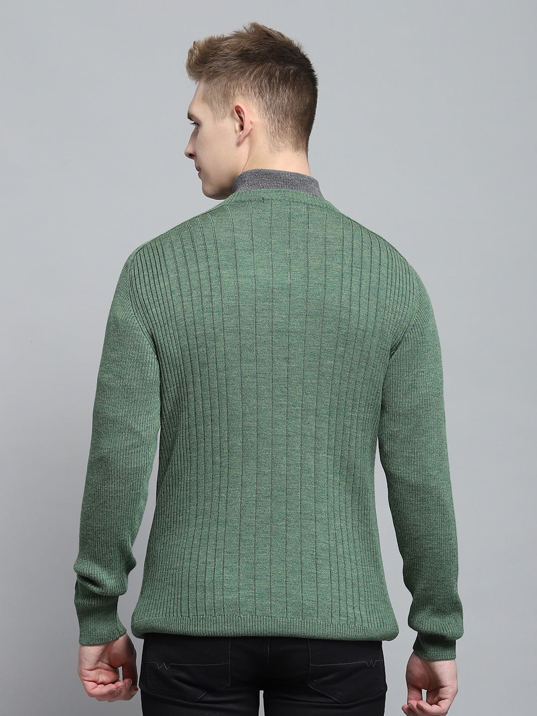 Men Green Solid V Neck Full Sleeve Pullover