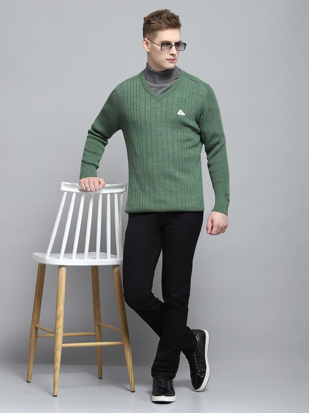 Men Green Solid V Neck Full Sleeve Pullover