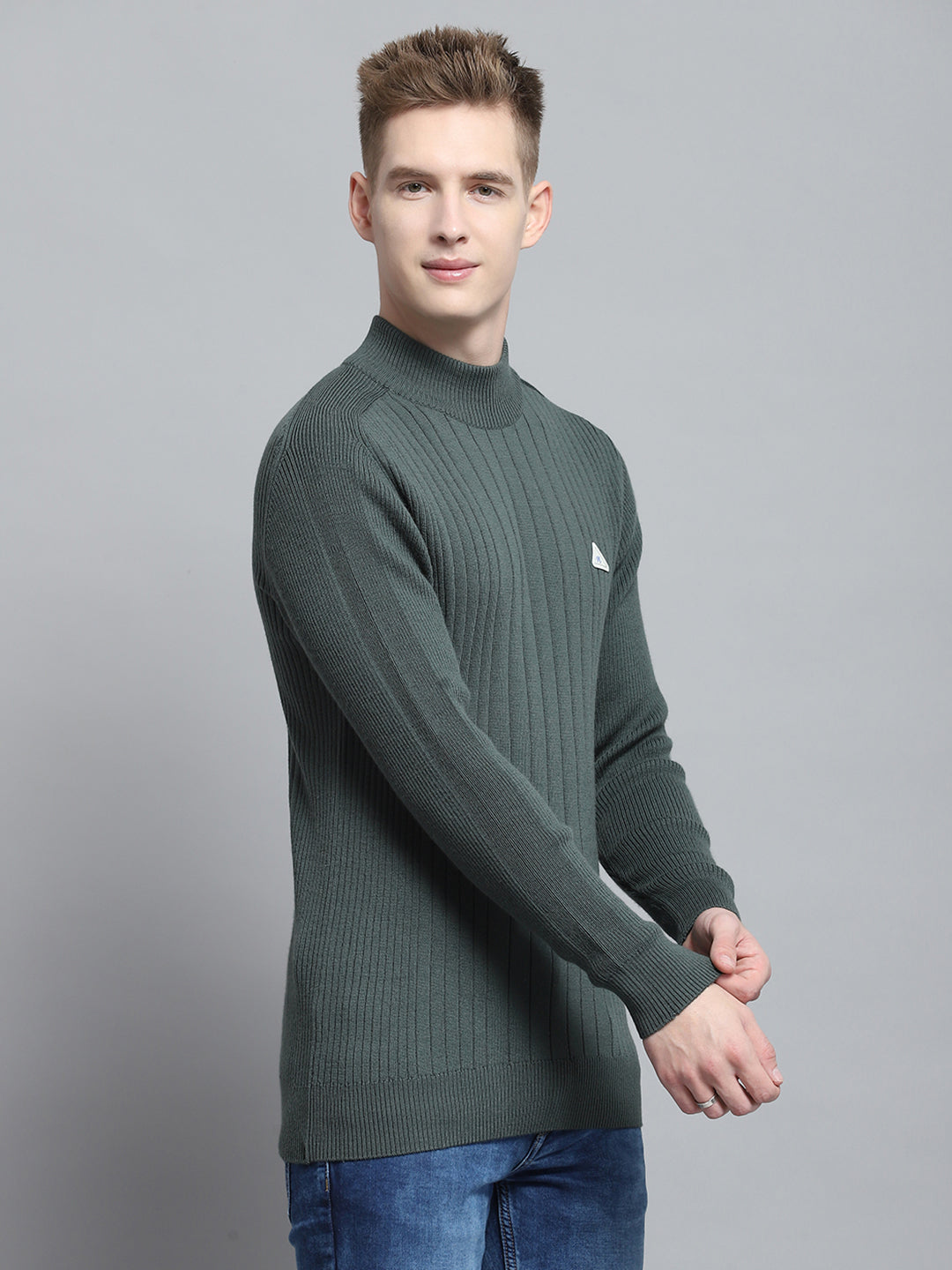 Men Olive Solid Mock Neck Full Sleeve Pullover