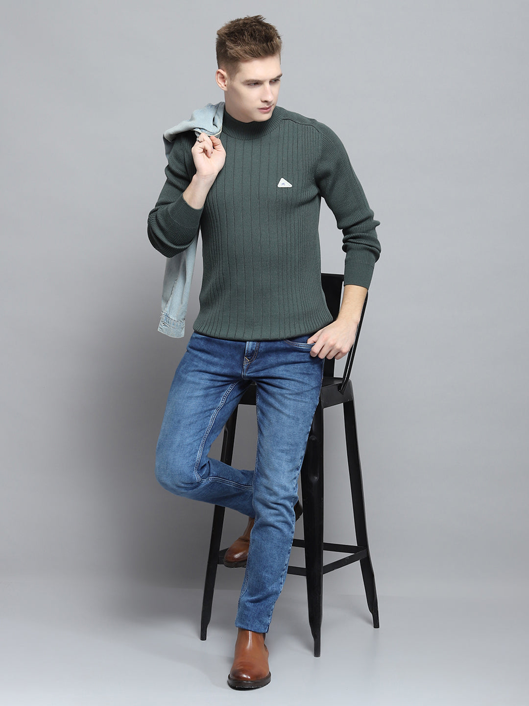 Men Olive Solid Mock Neck Full Sleeve Pullover