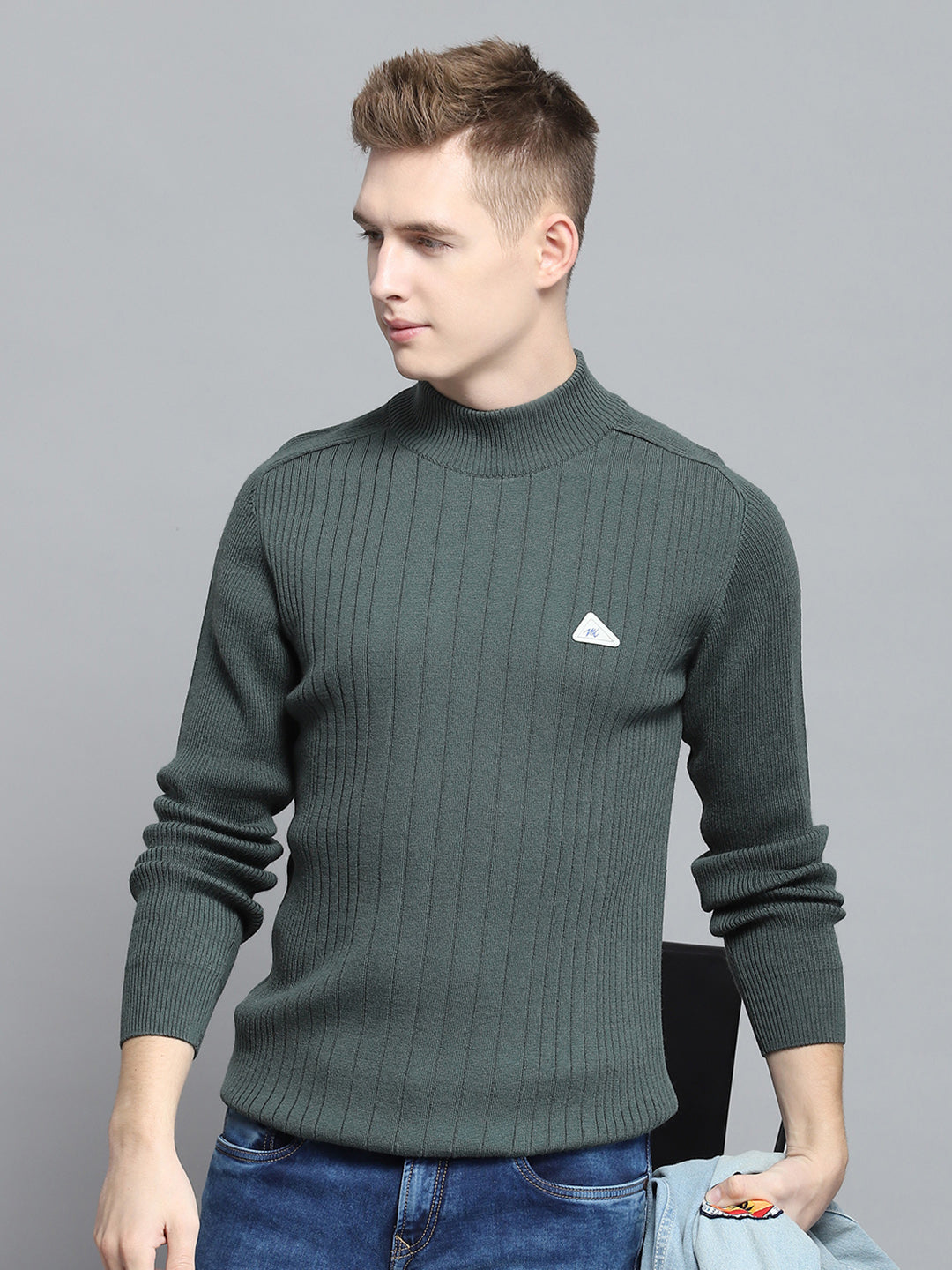 Men Olive Solid Mock Neck Full Sleeve Pullover
