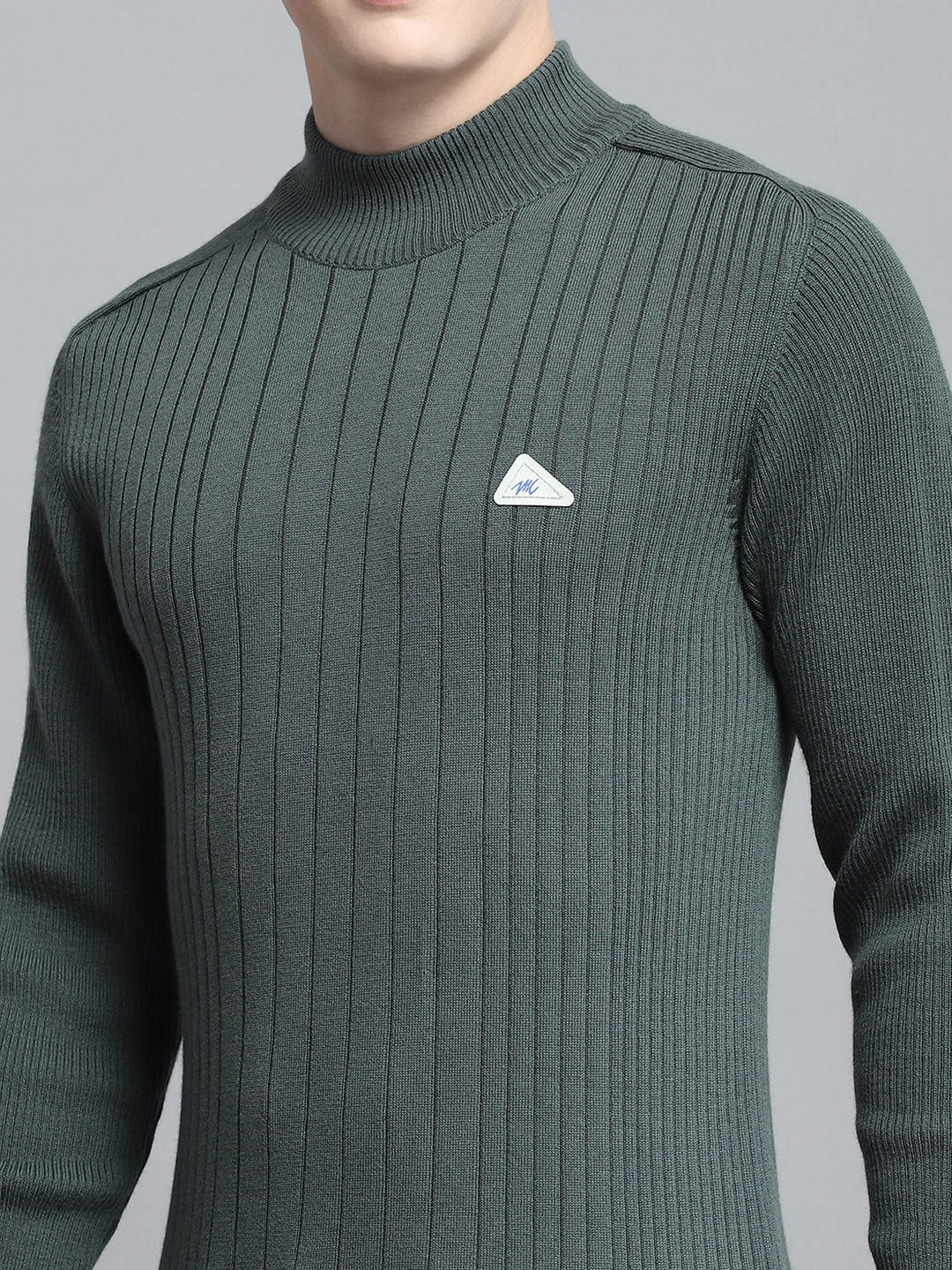 Men Olive Solid Mock Neck Full Sleeve Pullover