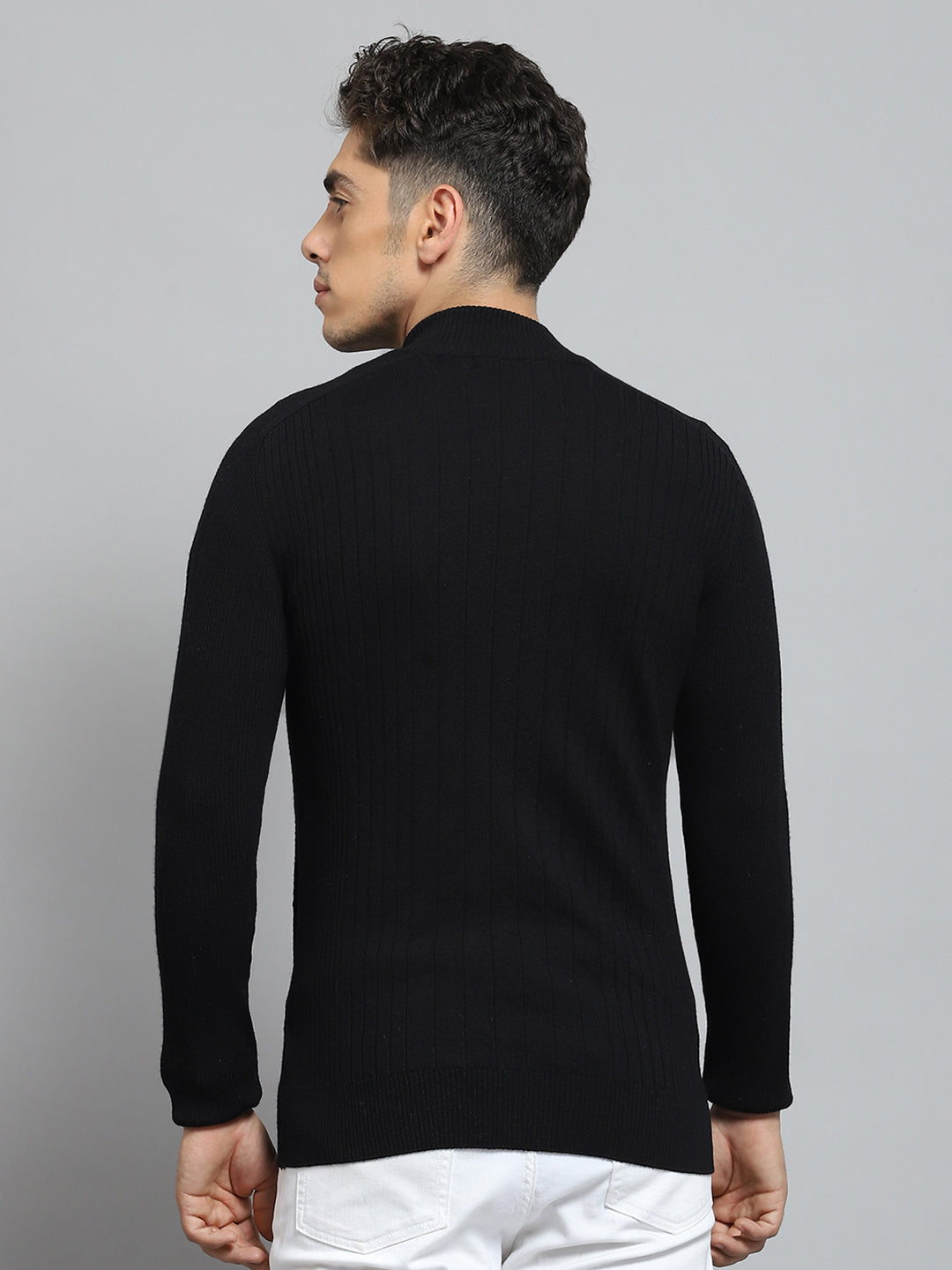 Men Black Solid Round Neck Full Sleeve Pullover