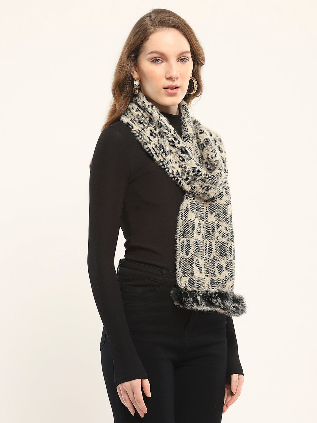 Women Black & Grey Self Design Muffler