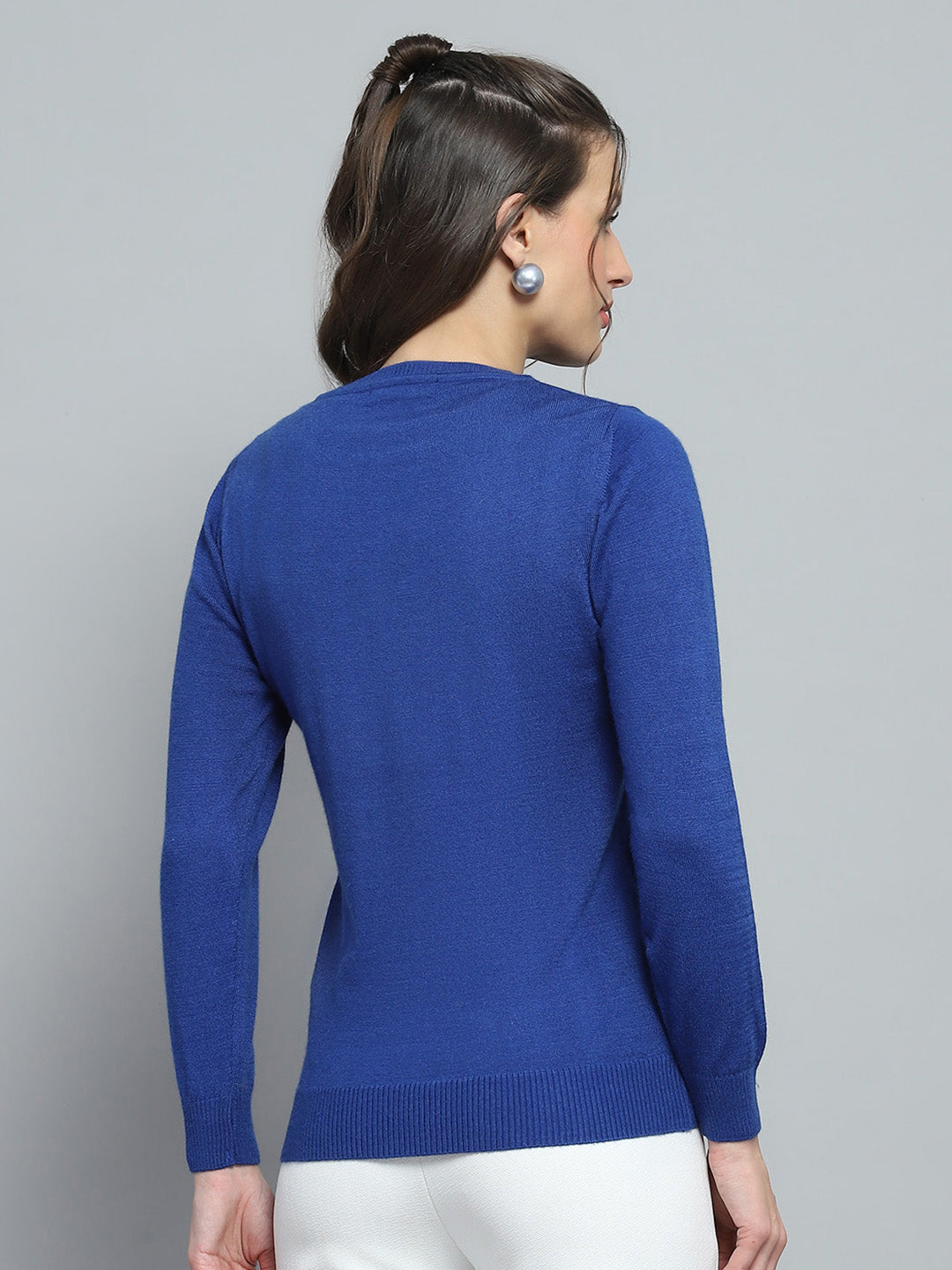 Women Blue Solid Round Neck Full Sleeve Winte Top