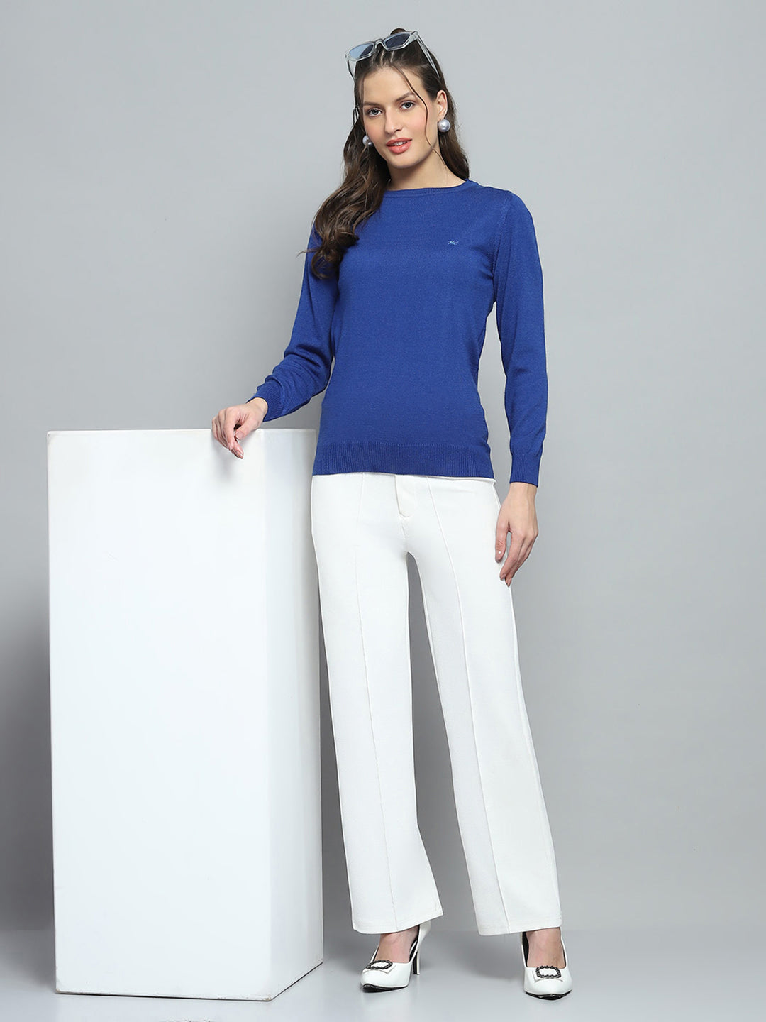 Women Blue Solid Round Neck Full Sleeve Winte Top