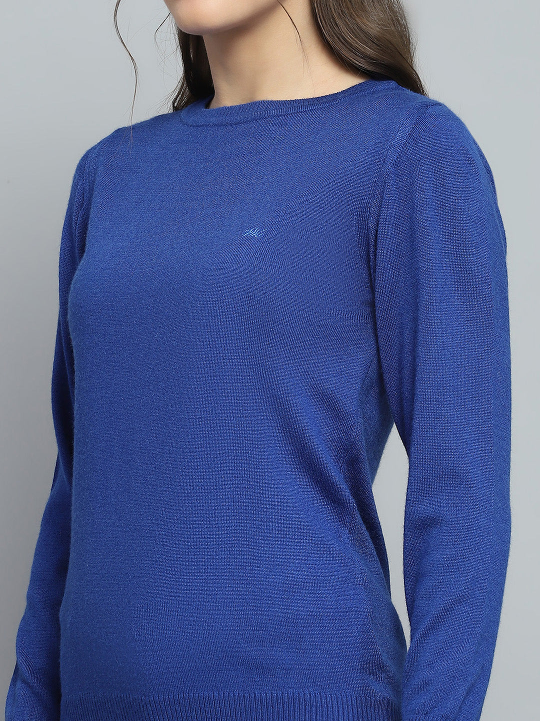 Women Blue Solid Round Neck Full Sleeve Winte Top
