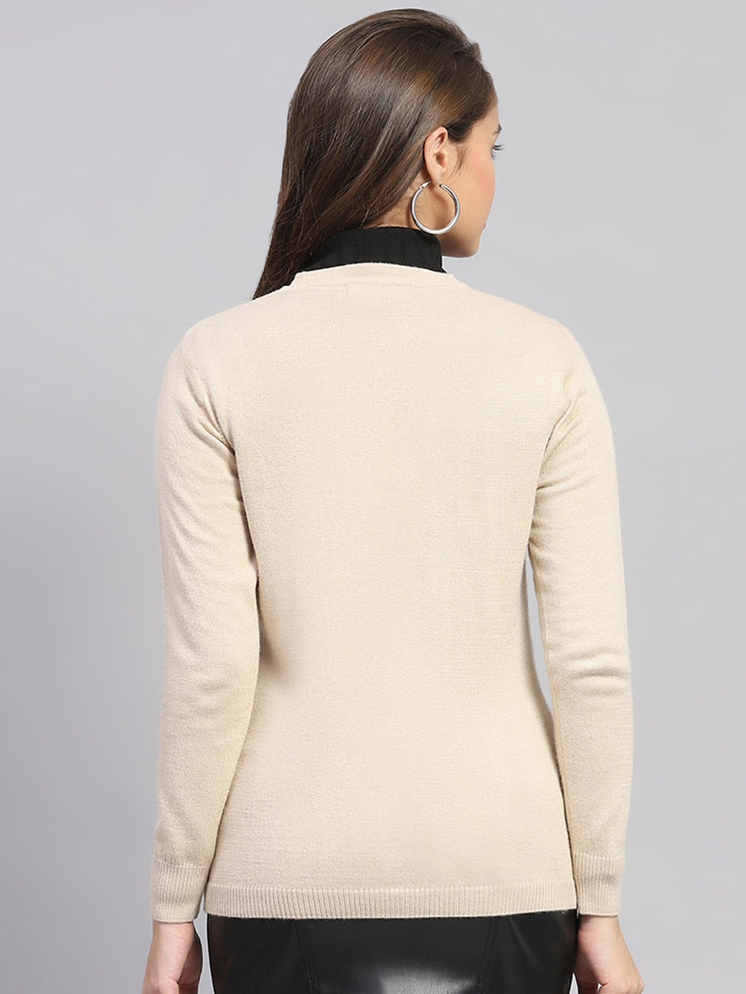 Women Beige Solid V Neck Full Sleeve Cardigan