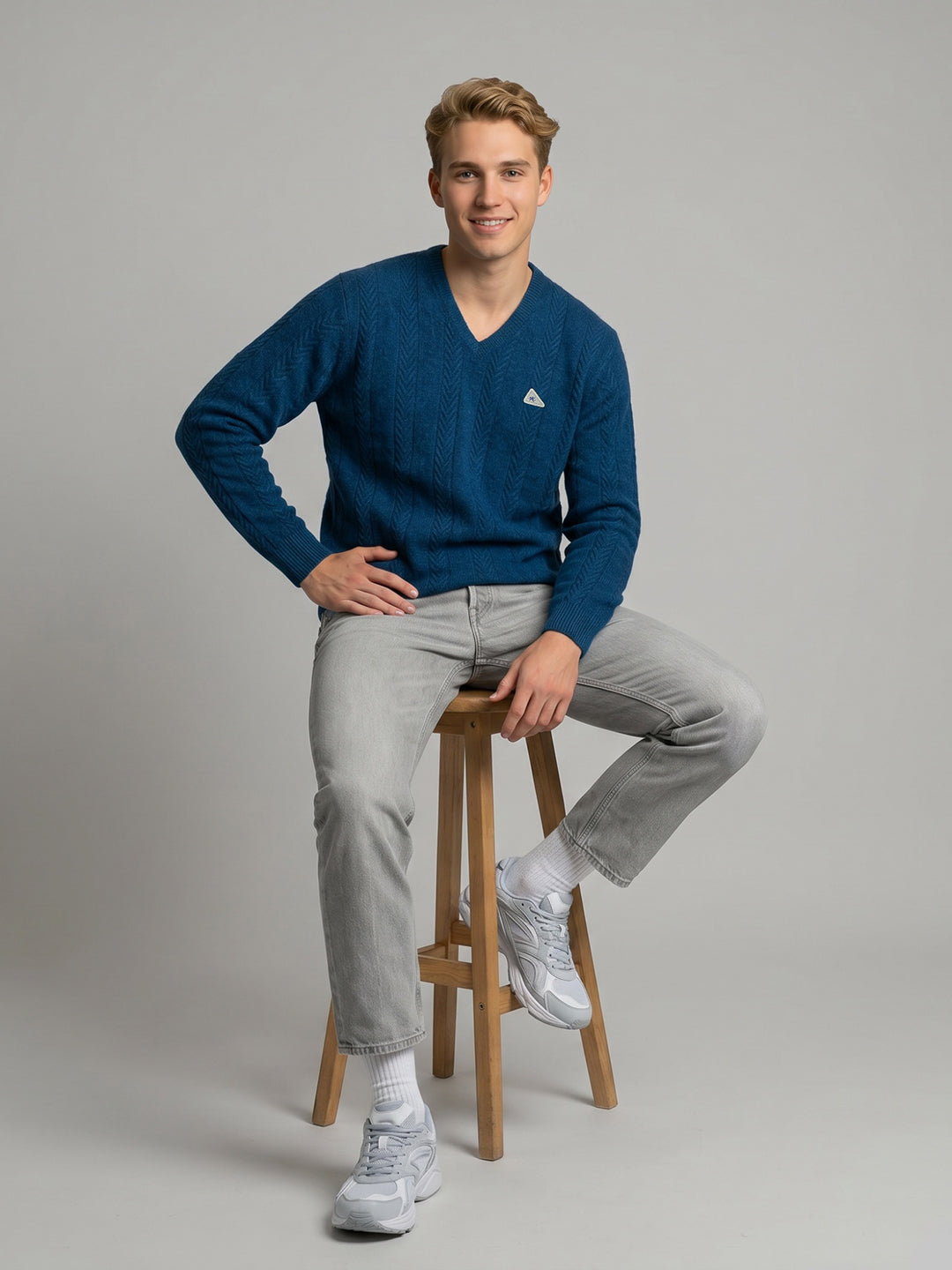 Men Blue Self Design V Neck Full Sleeve Pullover