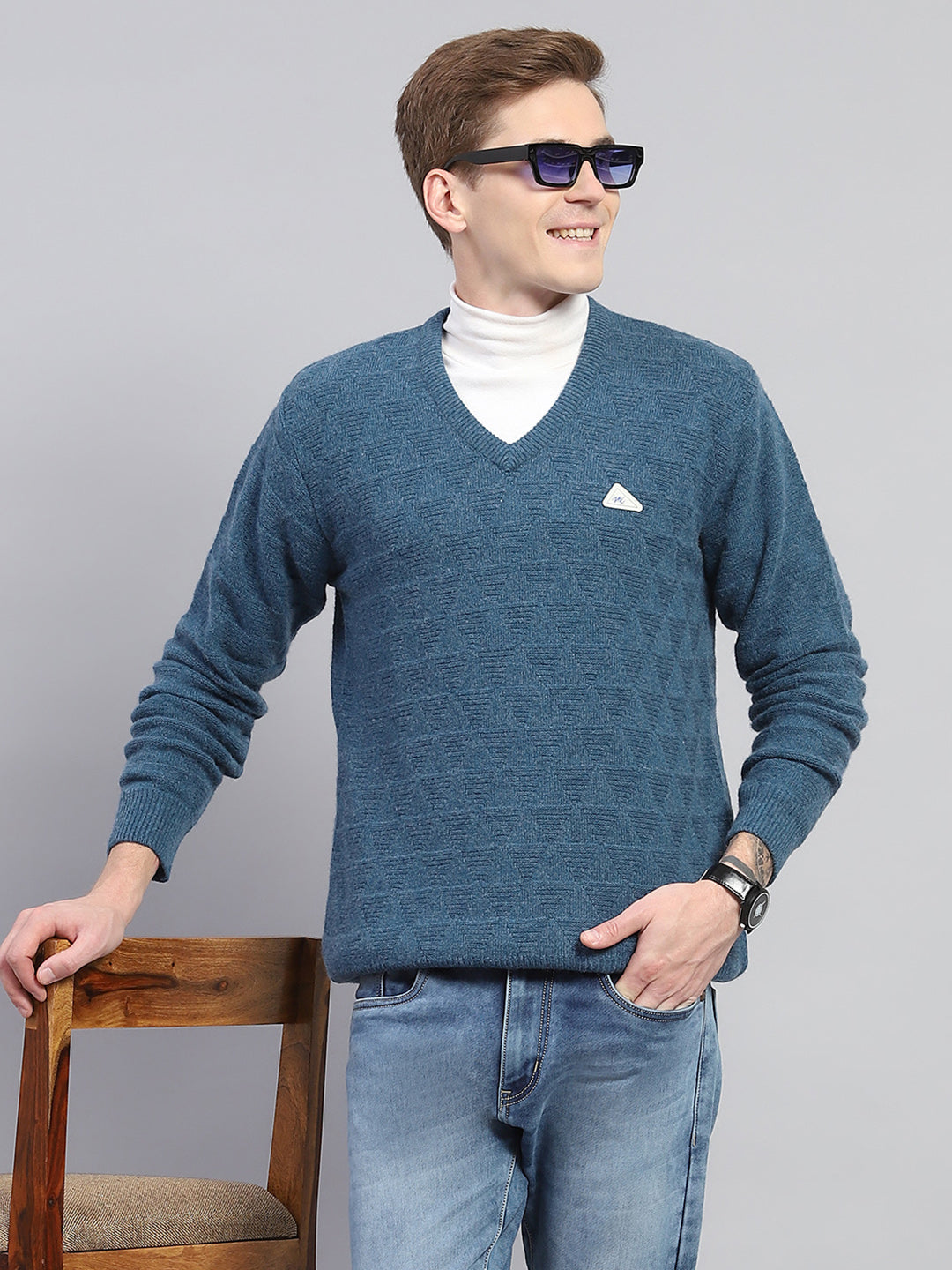 Men Blue Self Design V Neck Full Sleeve Pullover