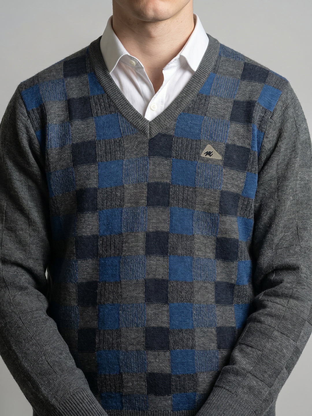 Men Grey Check V Neck Full Sleeve Pullover