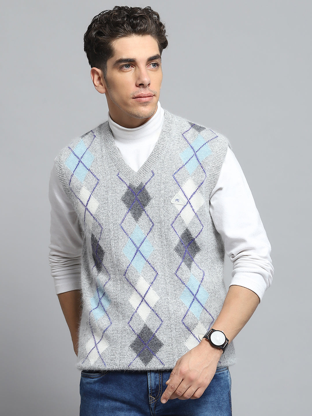 Men Grey Self Design V Neck Sleeveless Sweater