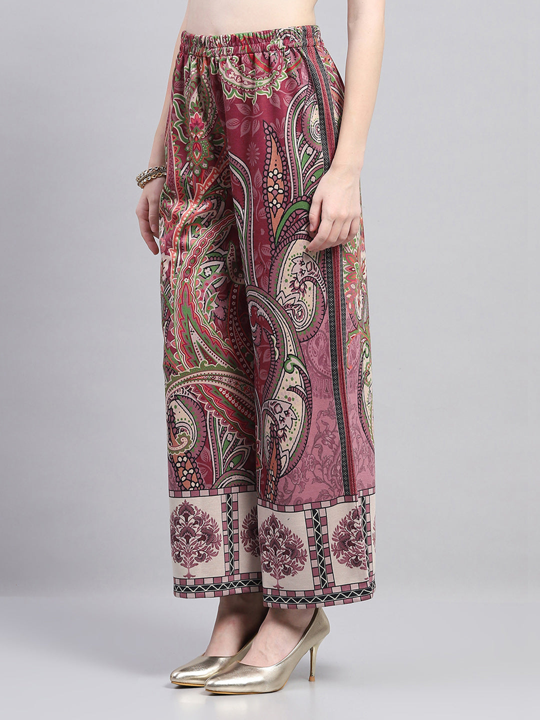 Women Cream Designer Collar Full Sleeve Kurtis Set for Winter