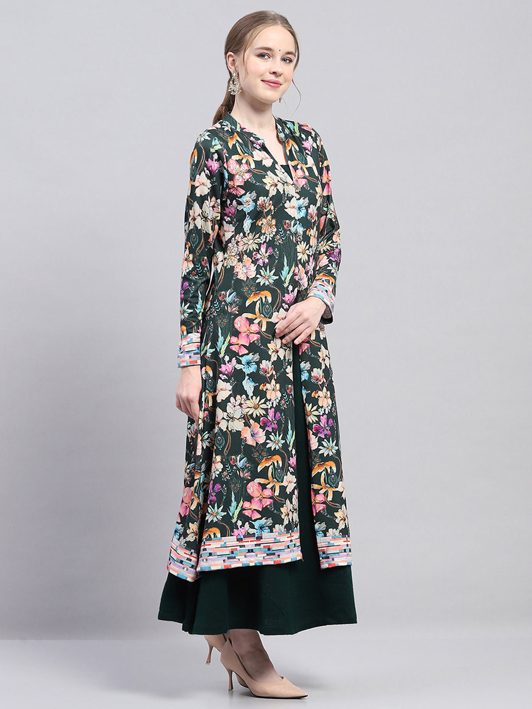 Women Green Designer V Neck Full Sleeve Kurtis Set for Winter
