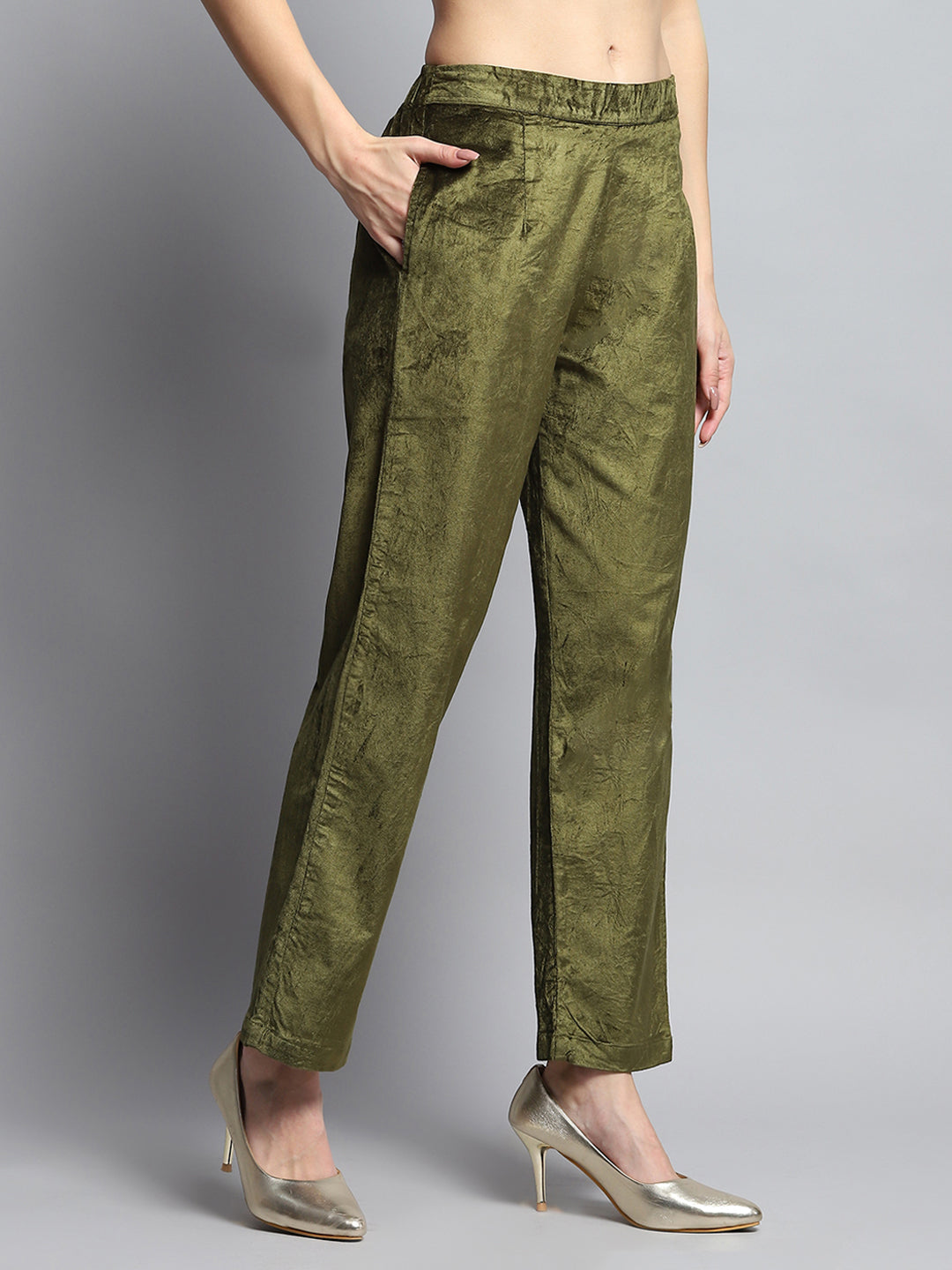 Women Green Self Design Round Neck Full Sleeve Kurti Set for Winter