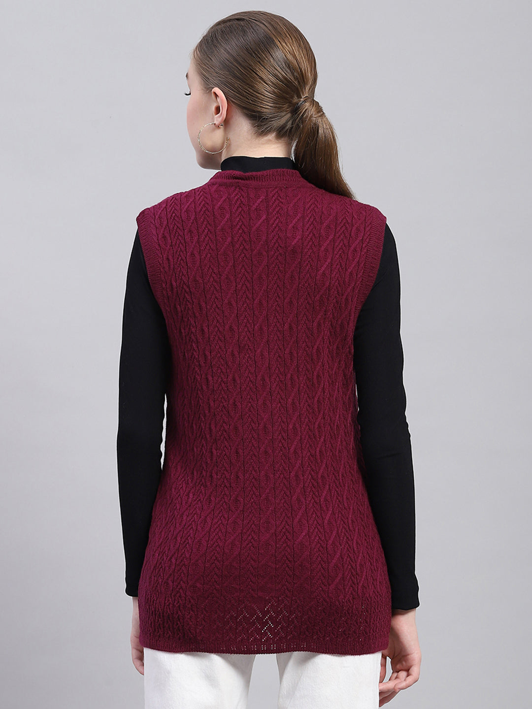 Women Maroon Self Design V Neck Sleeveless Cardigan