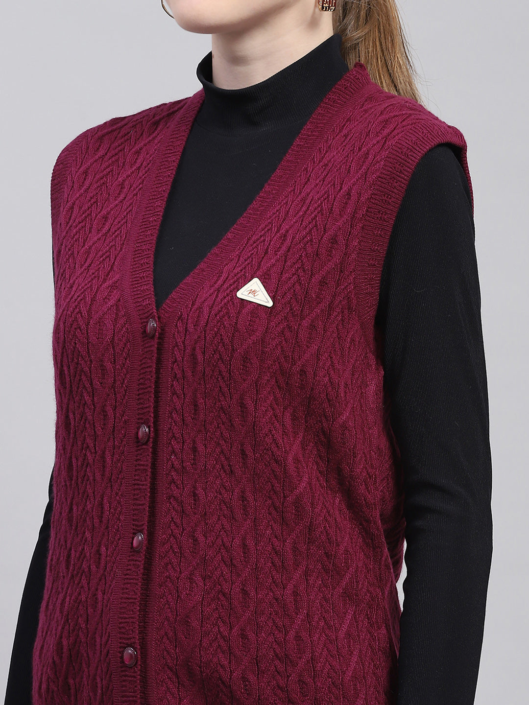 Women Maroon Self Design V Neck Sleeveless Cardigan