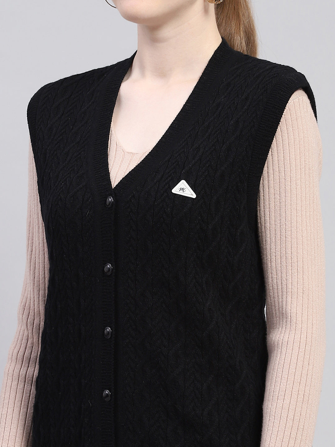 Women Black Self Design V Neck Sleeveless Cardigan