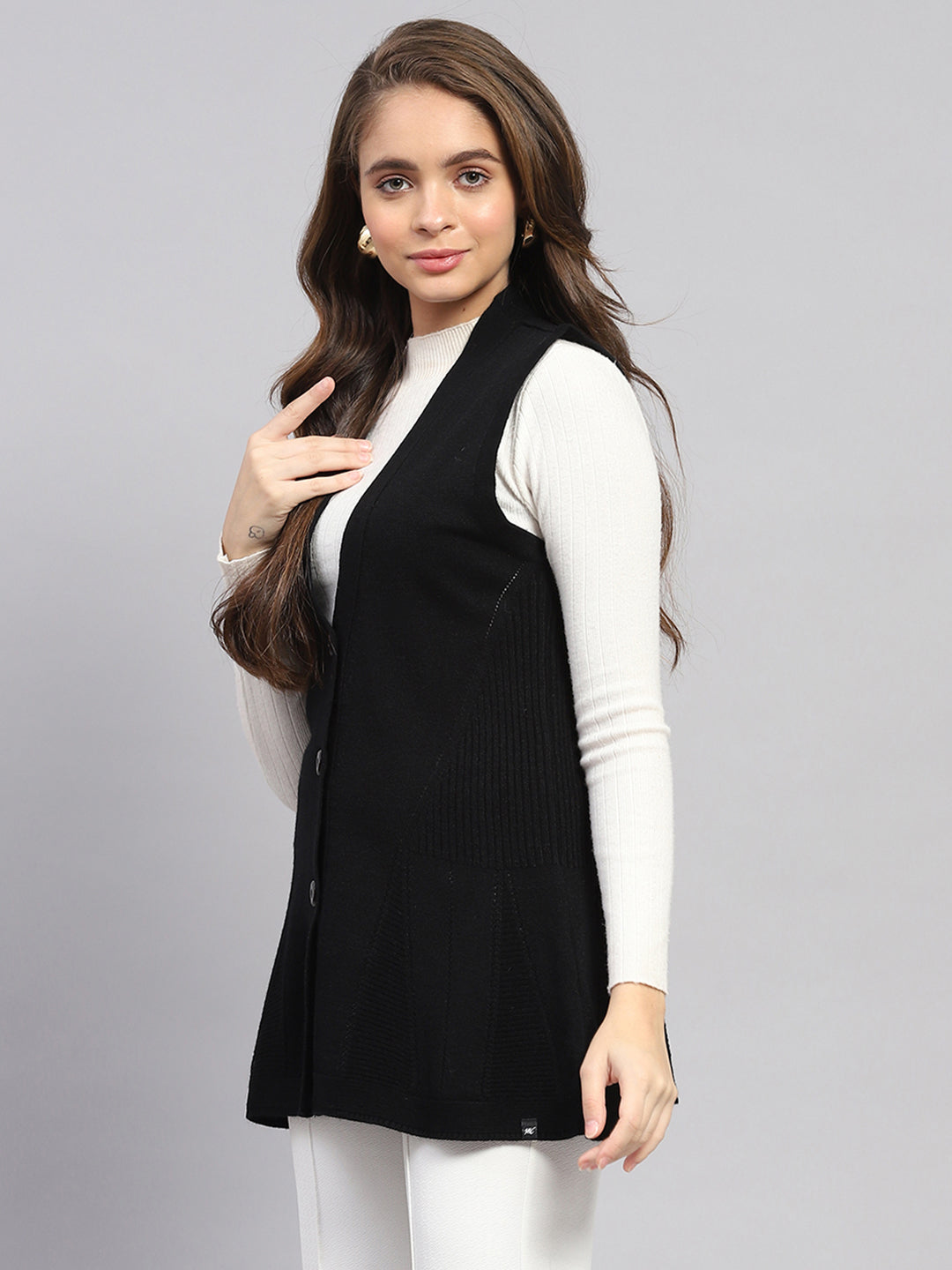 Women Black Self Design V Neck Sleeveless Cardigan