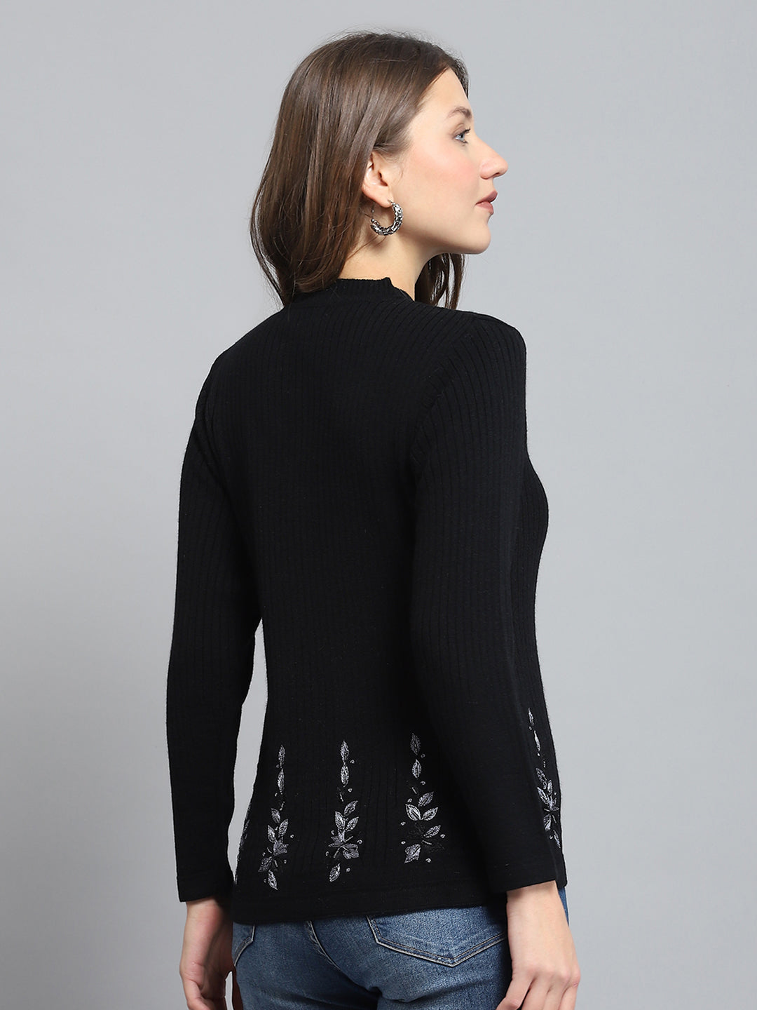 Women Black Self Design Round Neck Full Sleeve Cardigan