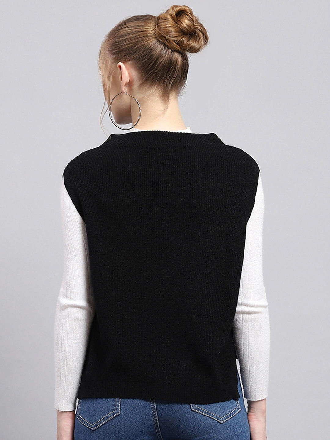 Women Black Self Design Round Neck Sleeveless Winter Tops
