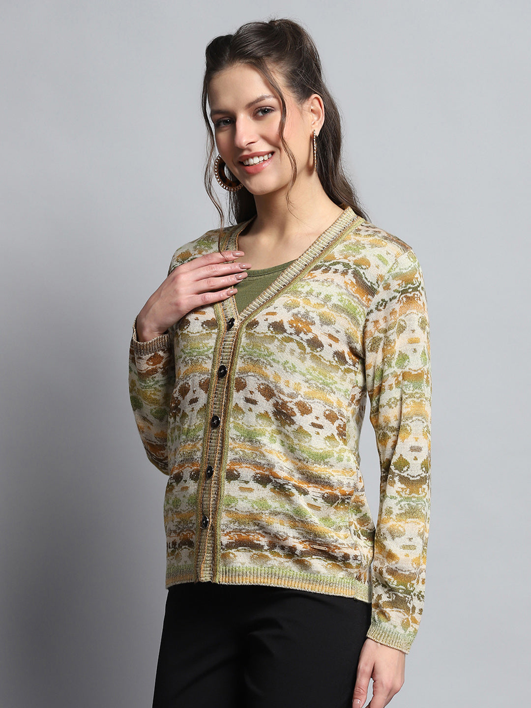 Women Green Self Design V Neck Full Sleeve Cardigan