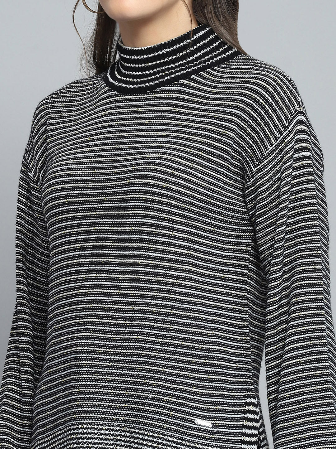 Women Black Solid Mock Neck Full Sleeve Winte Top
