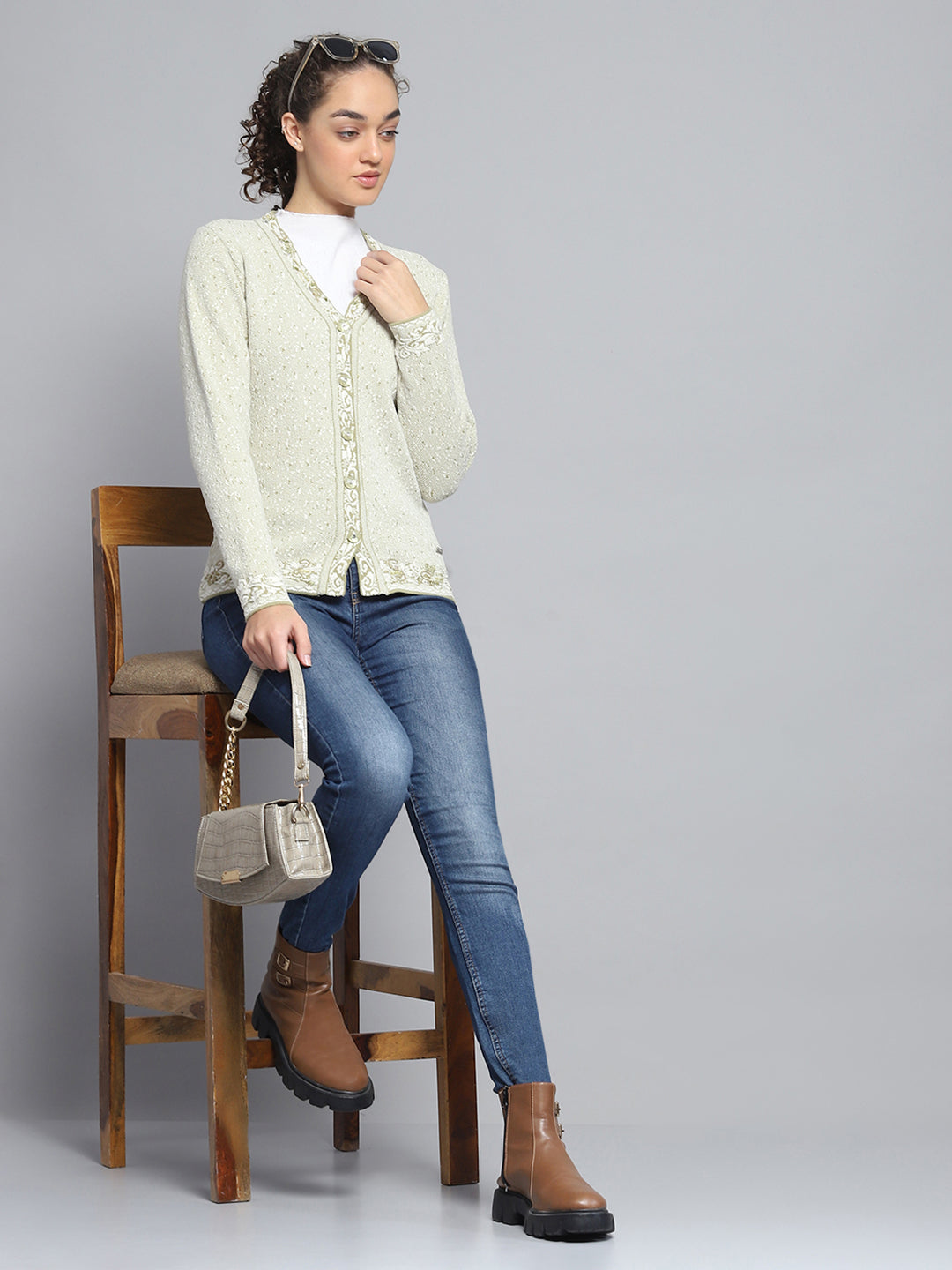 Women Green Self Design V Neck Full Sleeve Cardigan