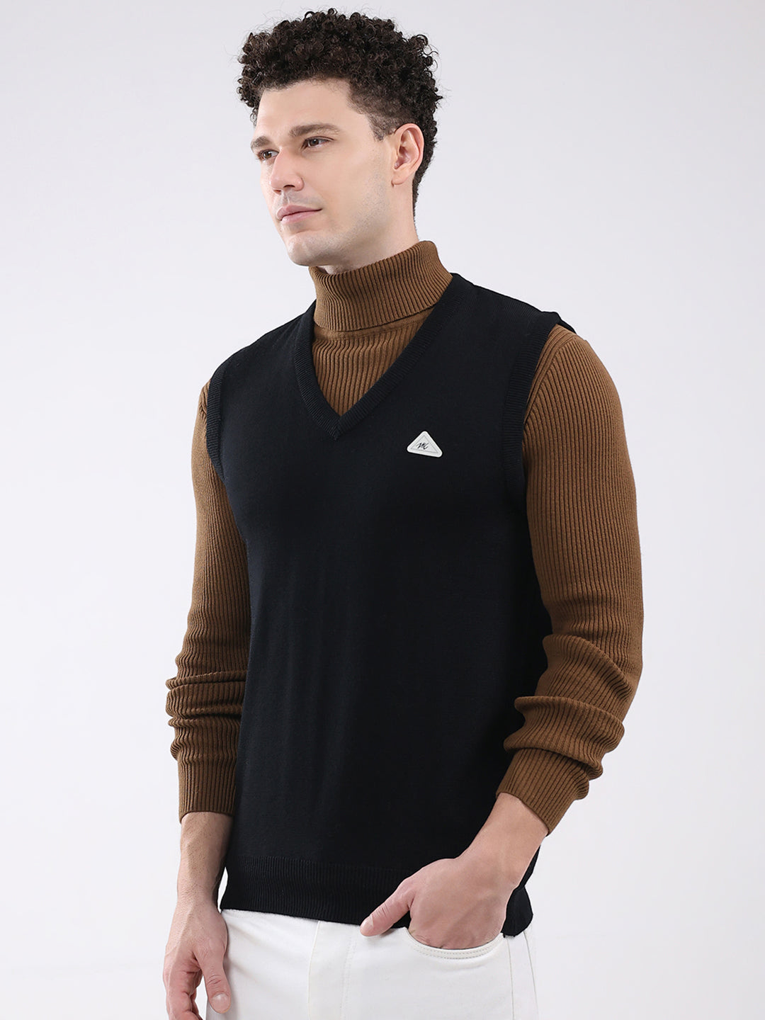 Men Black Solid V Neck Sleeveless Sweater