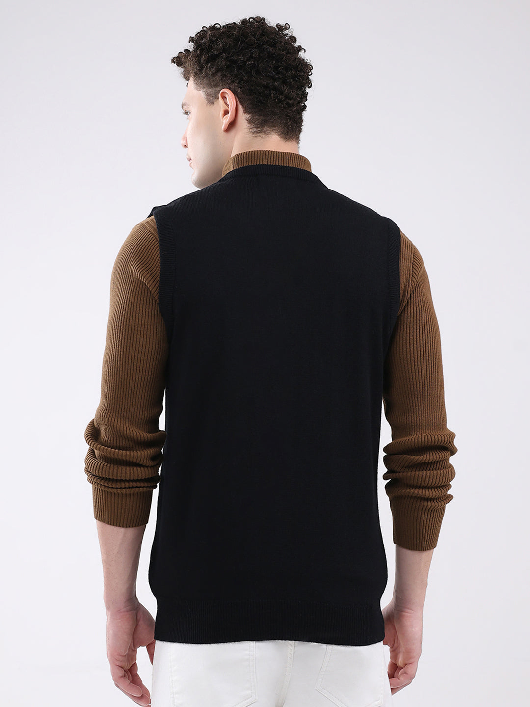 Men Black Solid V Neck Sleeveless Sweater