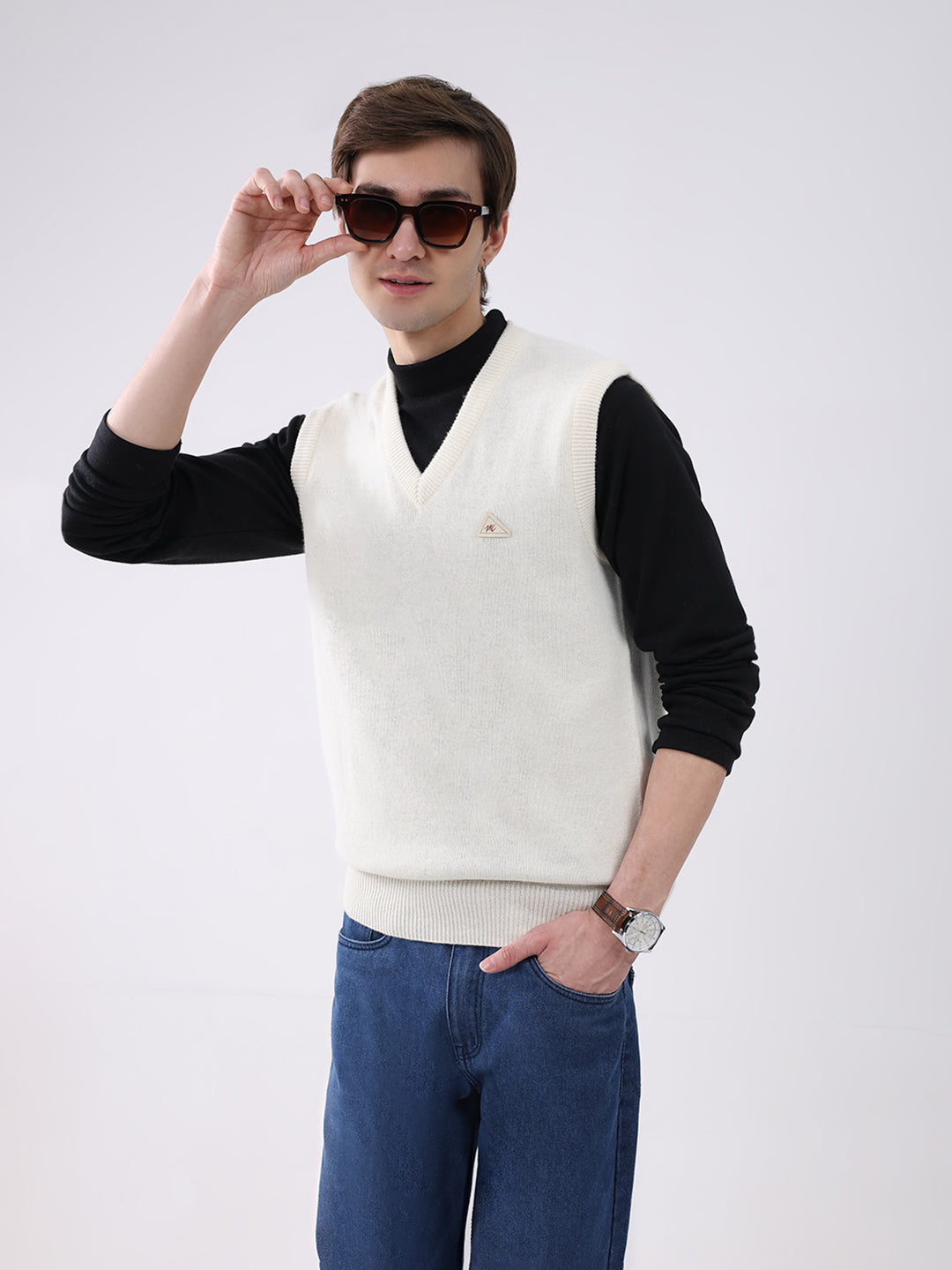 Men White Solid V Neck Sleeveless Sweater