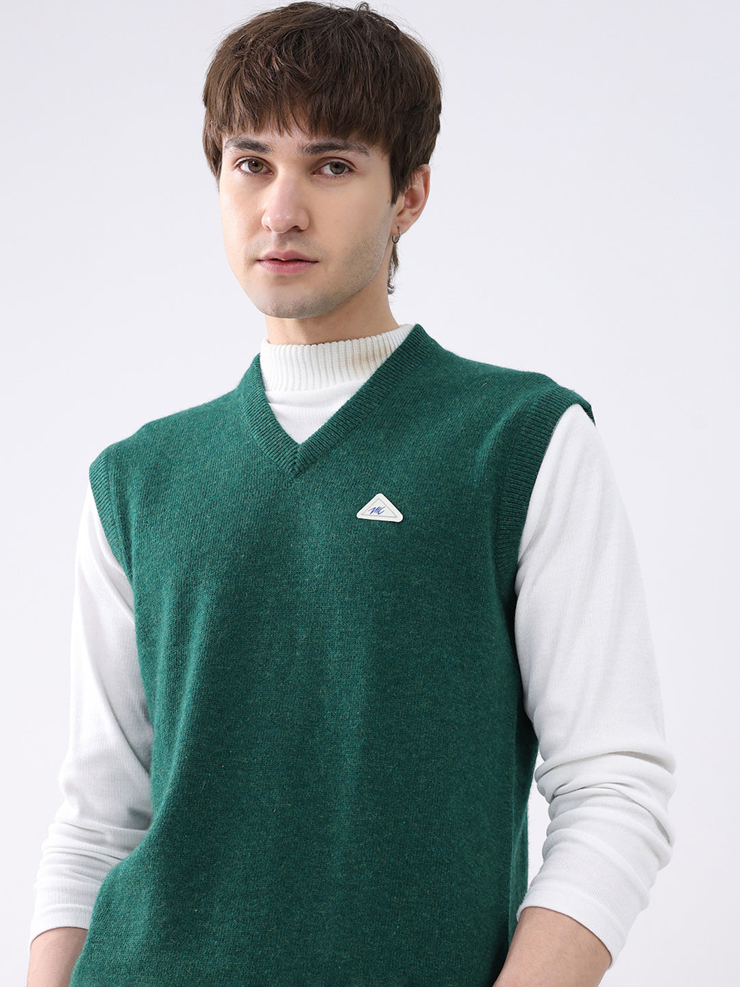 Men Green Solid V Neck Sleeveless Sweater