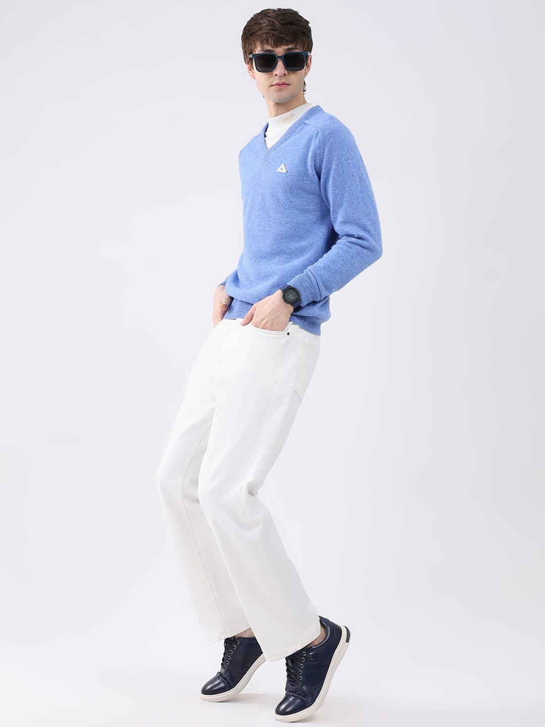 Men Blue Solid V Neck Full Sleeve Pullover