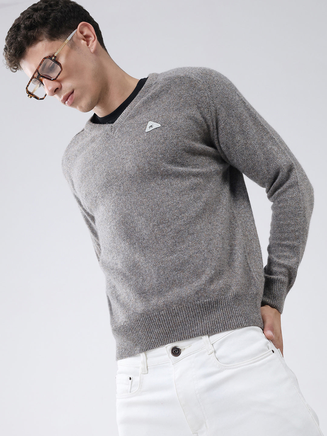 Men Grey Solid V Neck Full Sleeve Pullover