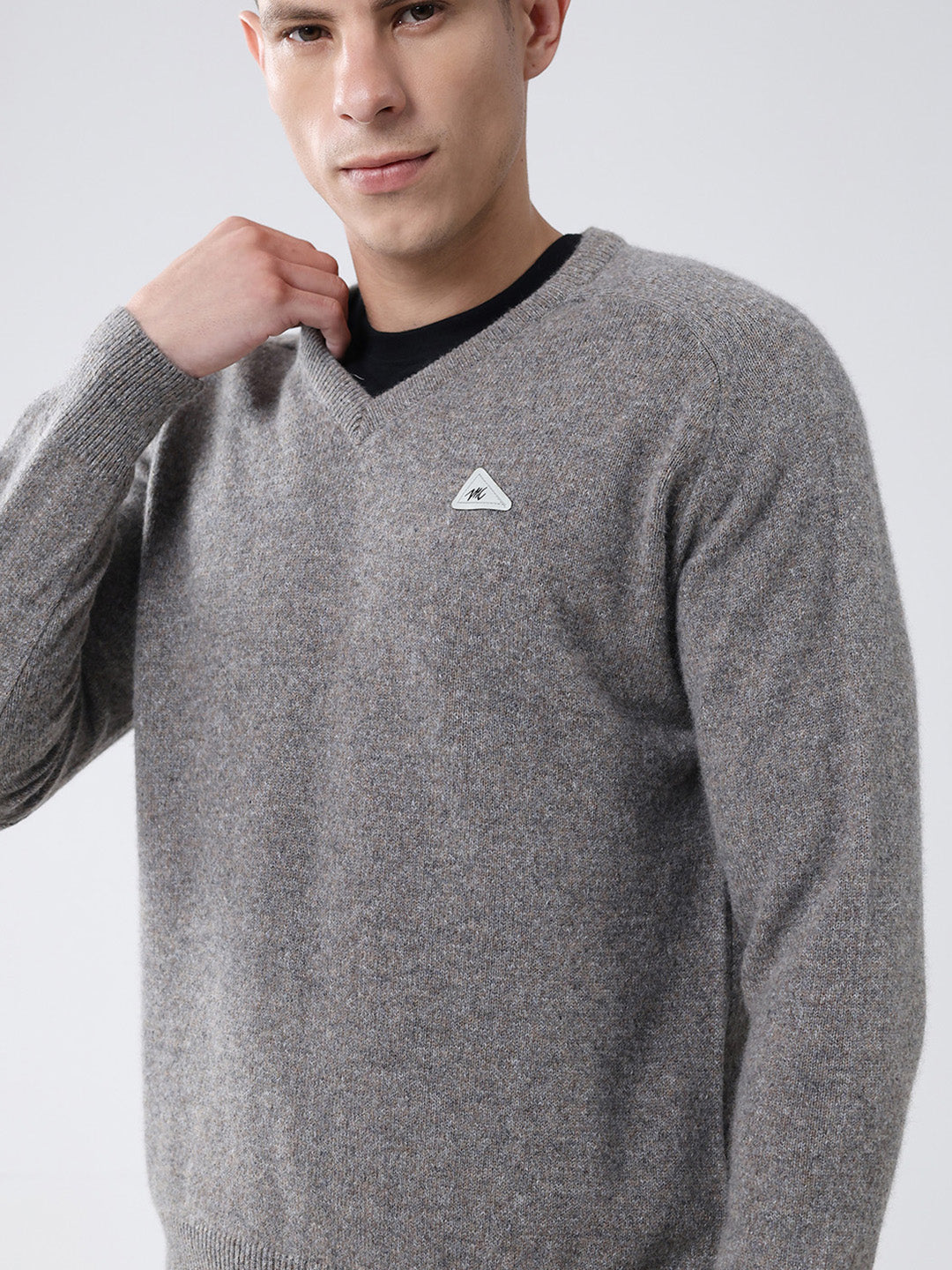 Men Grey Solid V Neck Full Sleeve Pullover