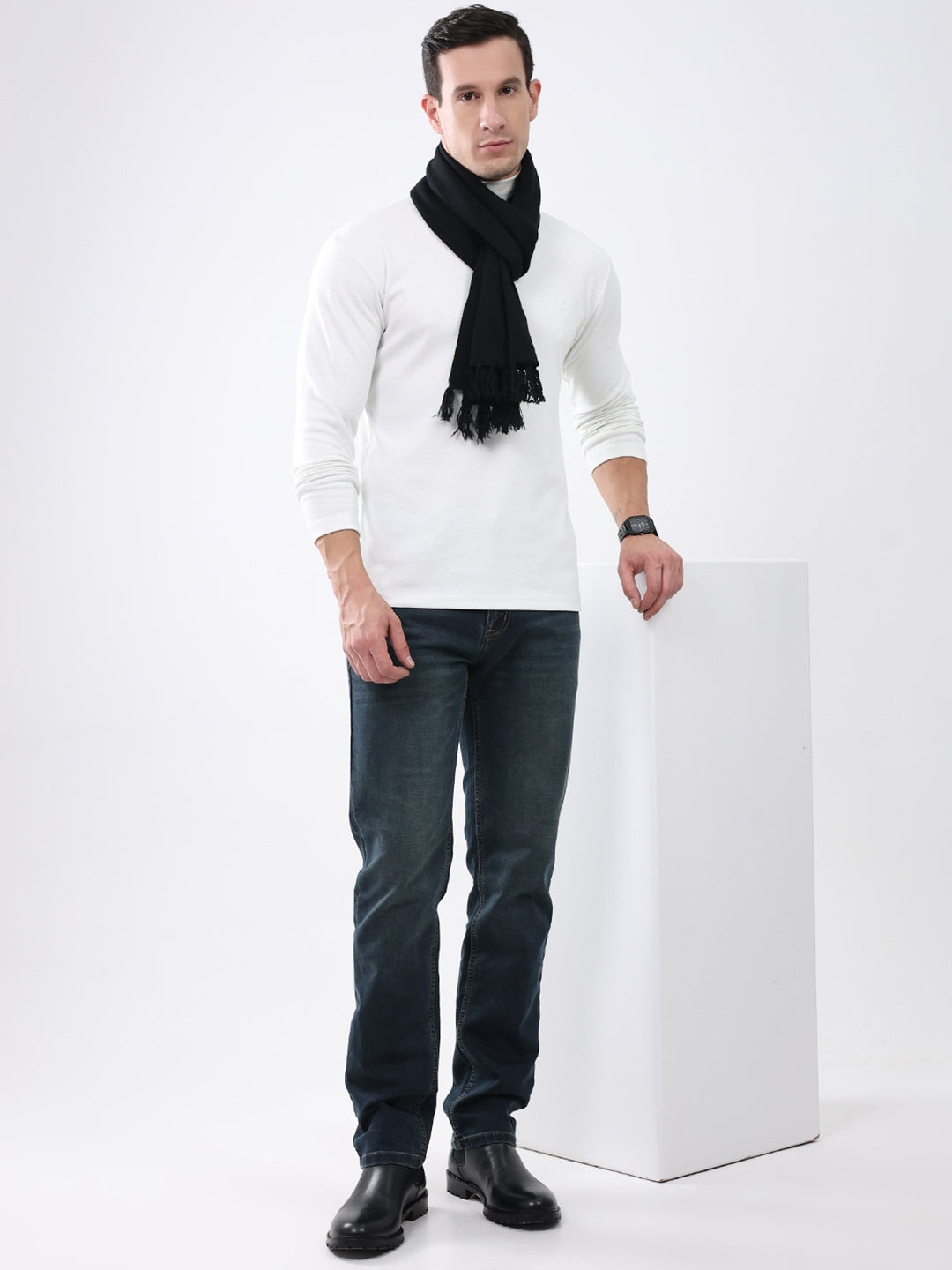 Men Black Solid Pure Wool Muffler