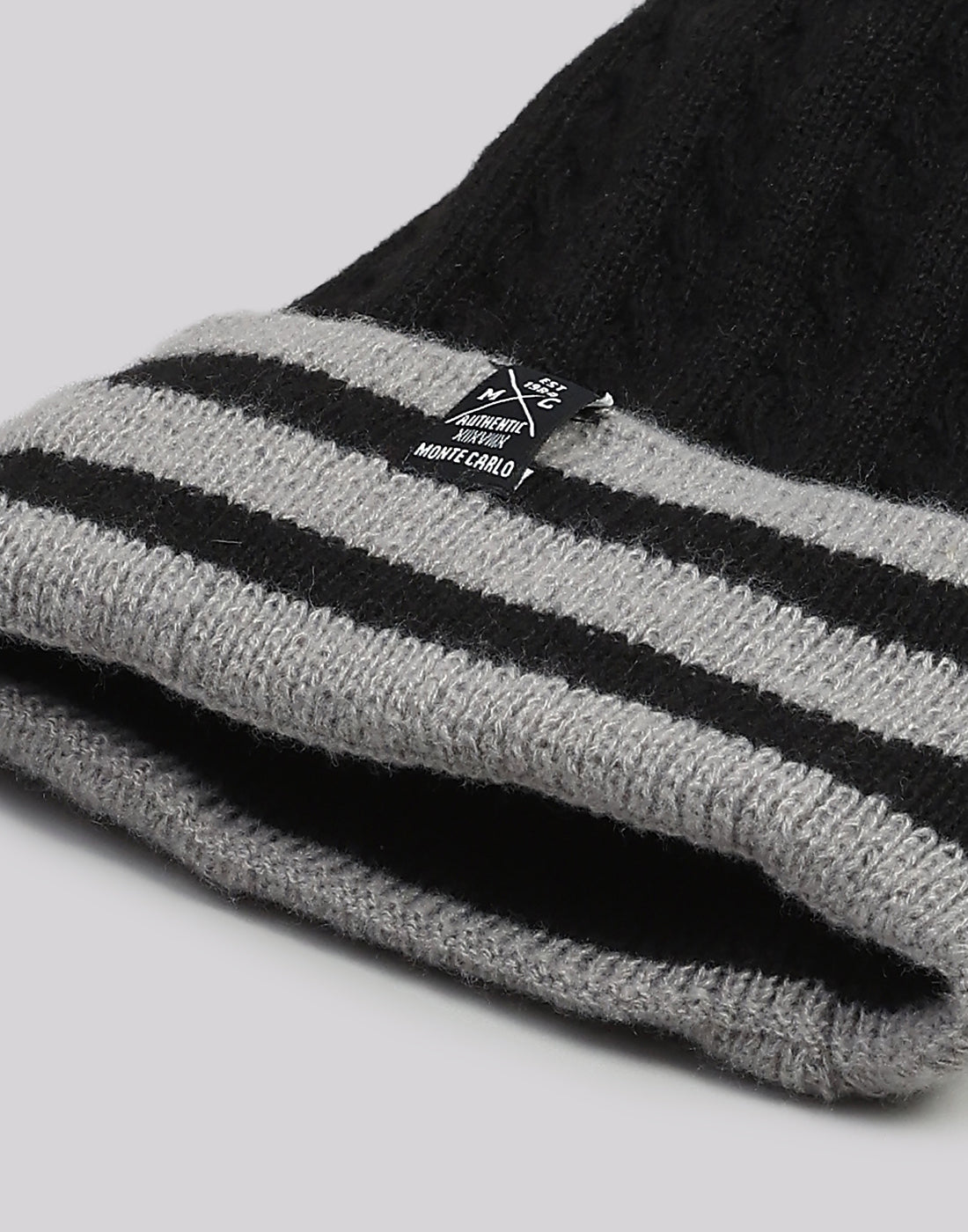 Women Black Printed Blend Wool Cap