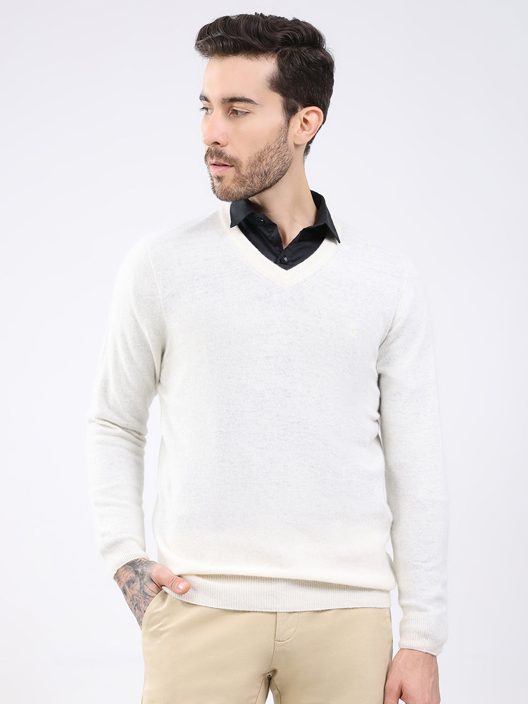 Luxuria Men White Solid V Neck Full Sleeve Pullover