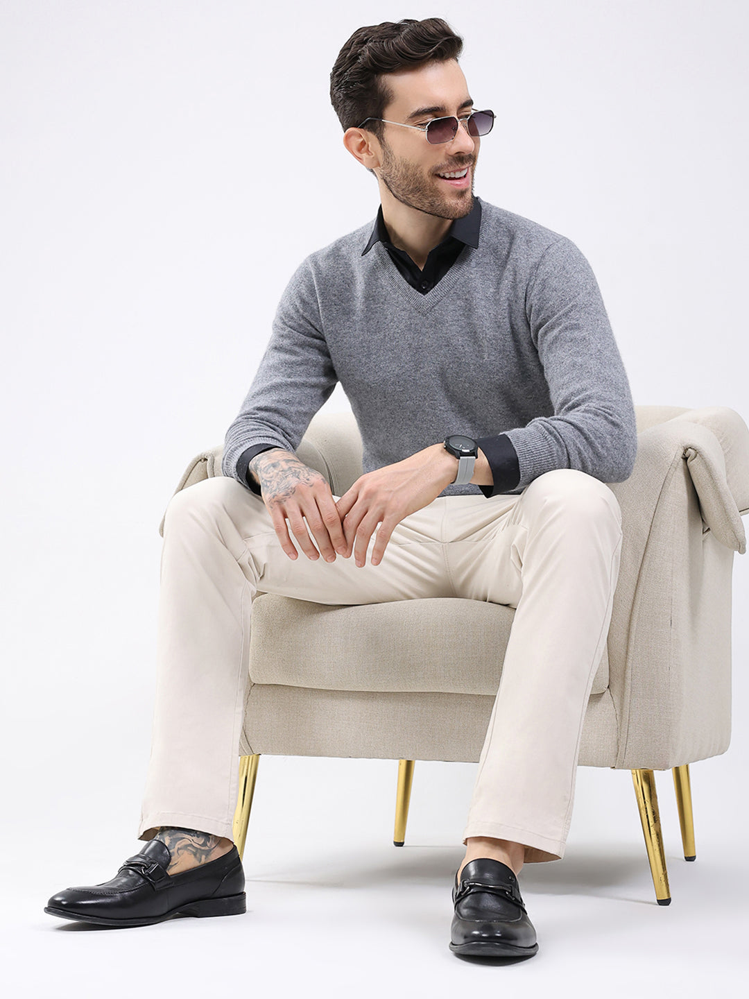 Luxuria Men Grey Solid V Neck Full Sleeve Pullover